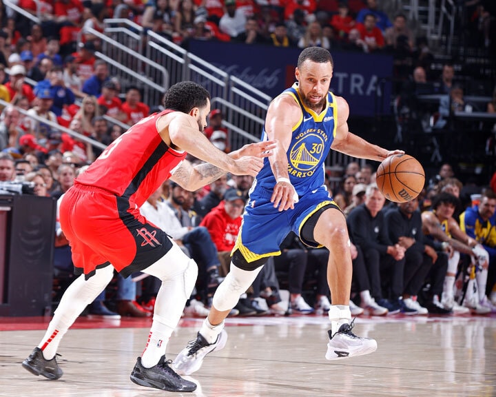 Stephen Curry driving