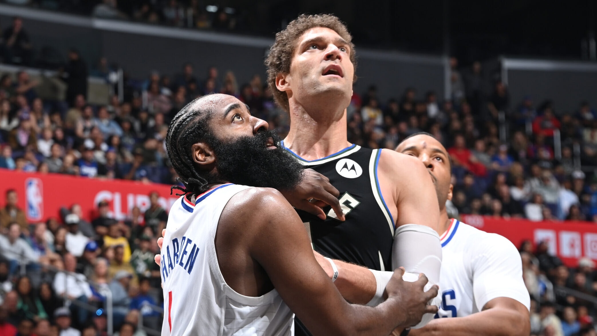 NBAフリーエージェンシーラウンドアップ：最新の取引と契約