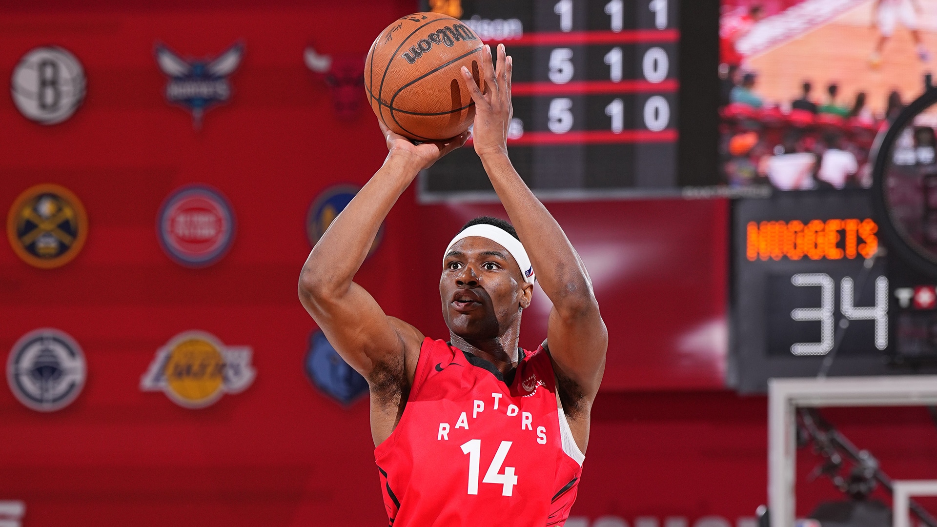 Liga de Verano NBA 2K26: Los Raptors se defienden de los Nuggets