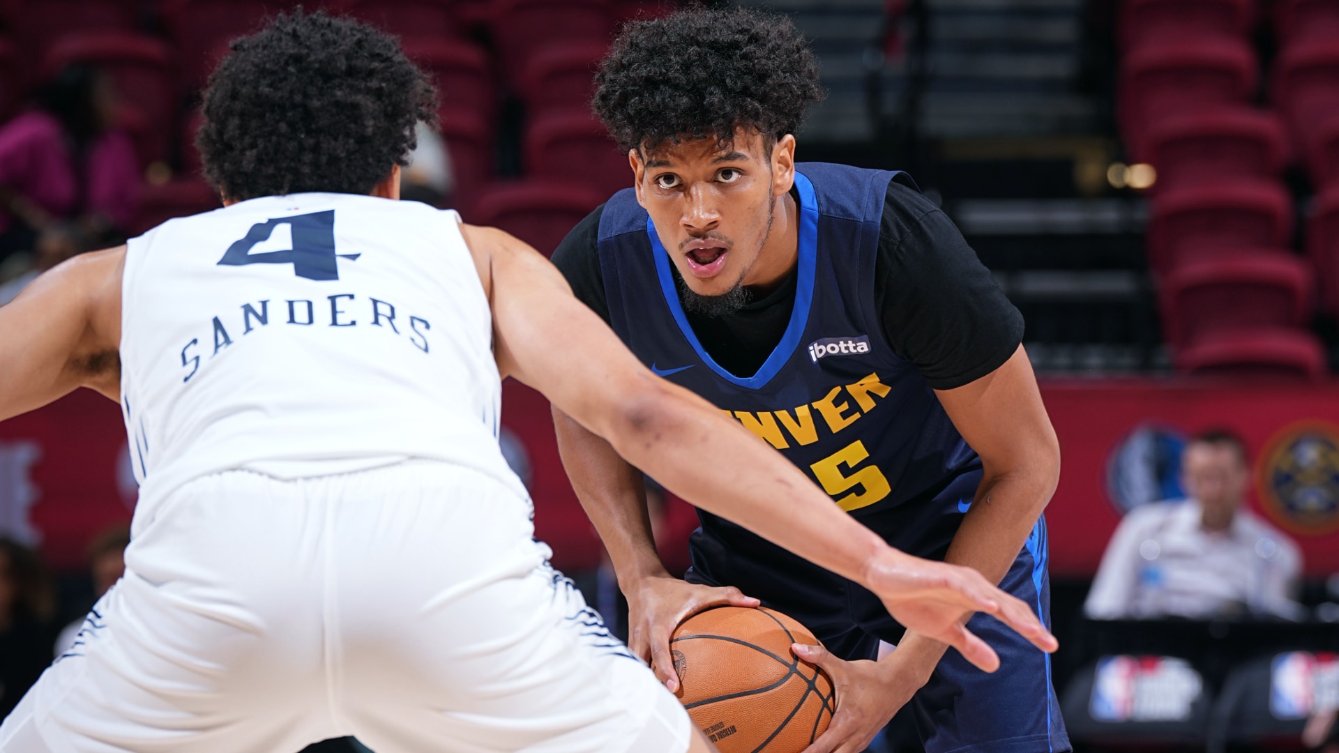 Liga de Verano NBA 2K26: Curtis Jones impulsa a los Nuggets a la victoria sobre los Lakers