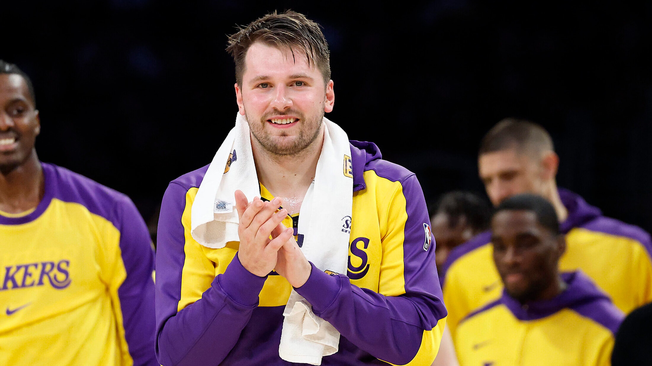 Dončić agrees to 3-year extension with Lakers