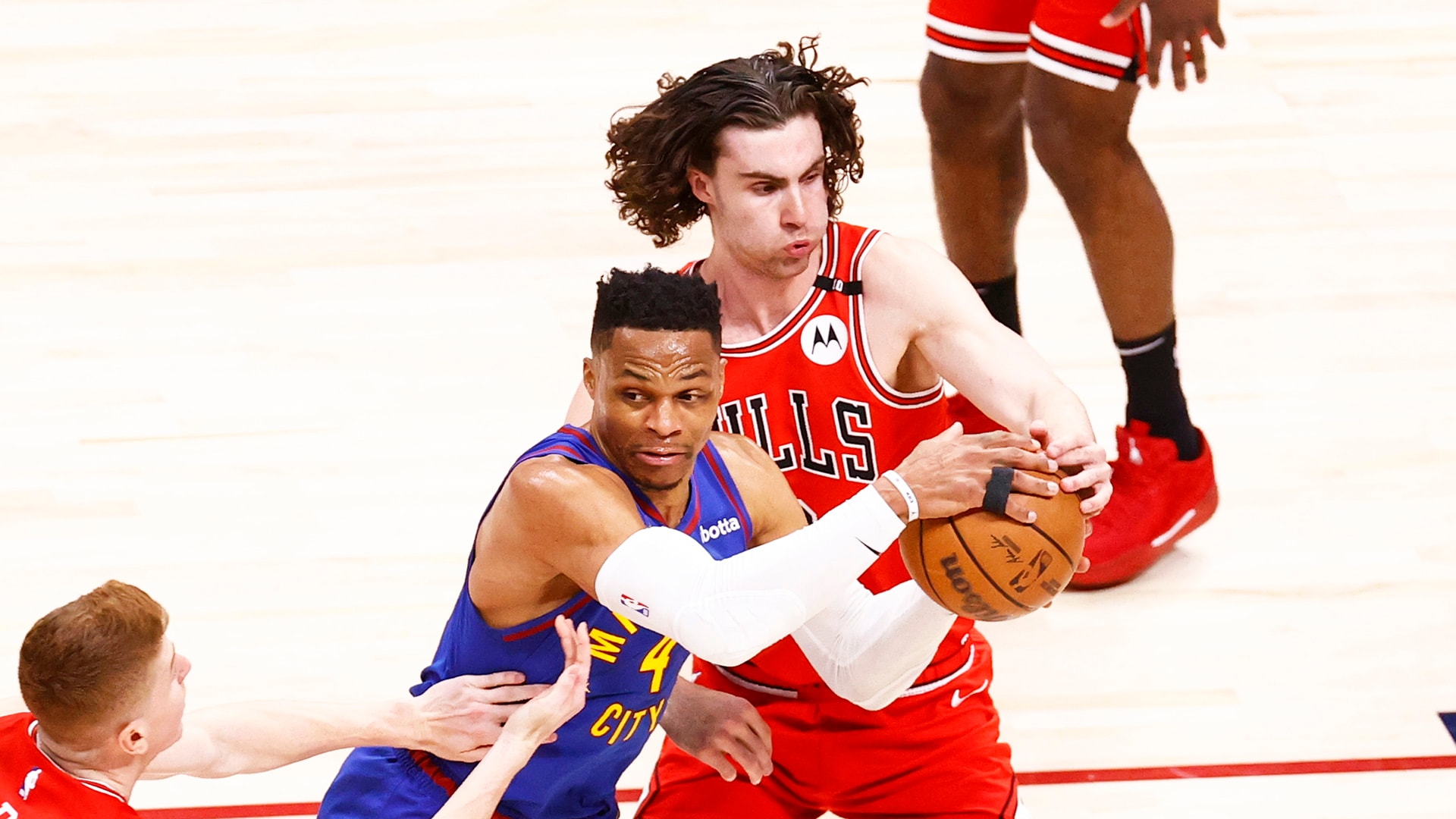 Free Agent Tracker: Who's available and who isn't?