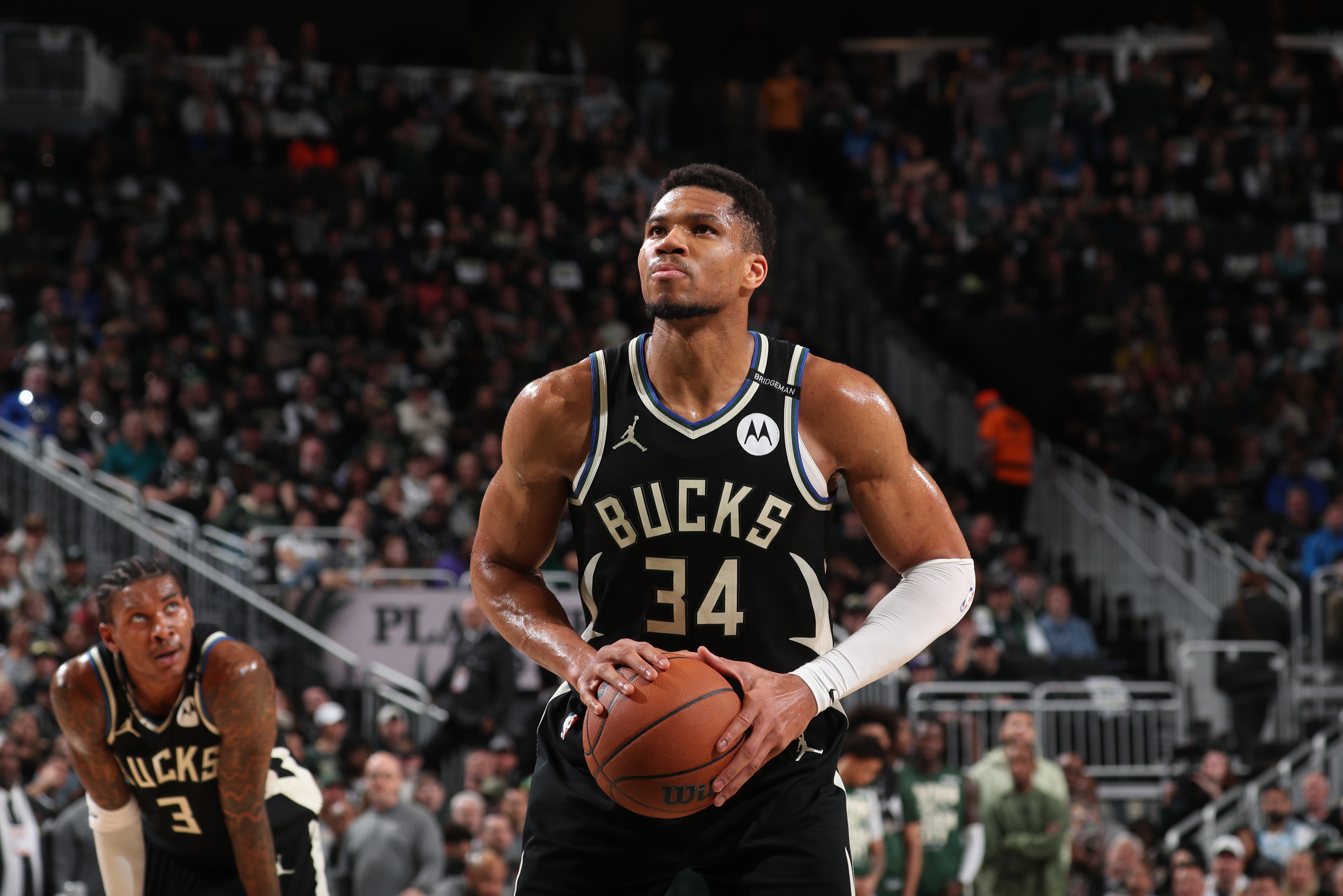Giannis Antetokounmpo returns to Milwaukee Bucks practice after COVID-19 recovery