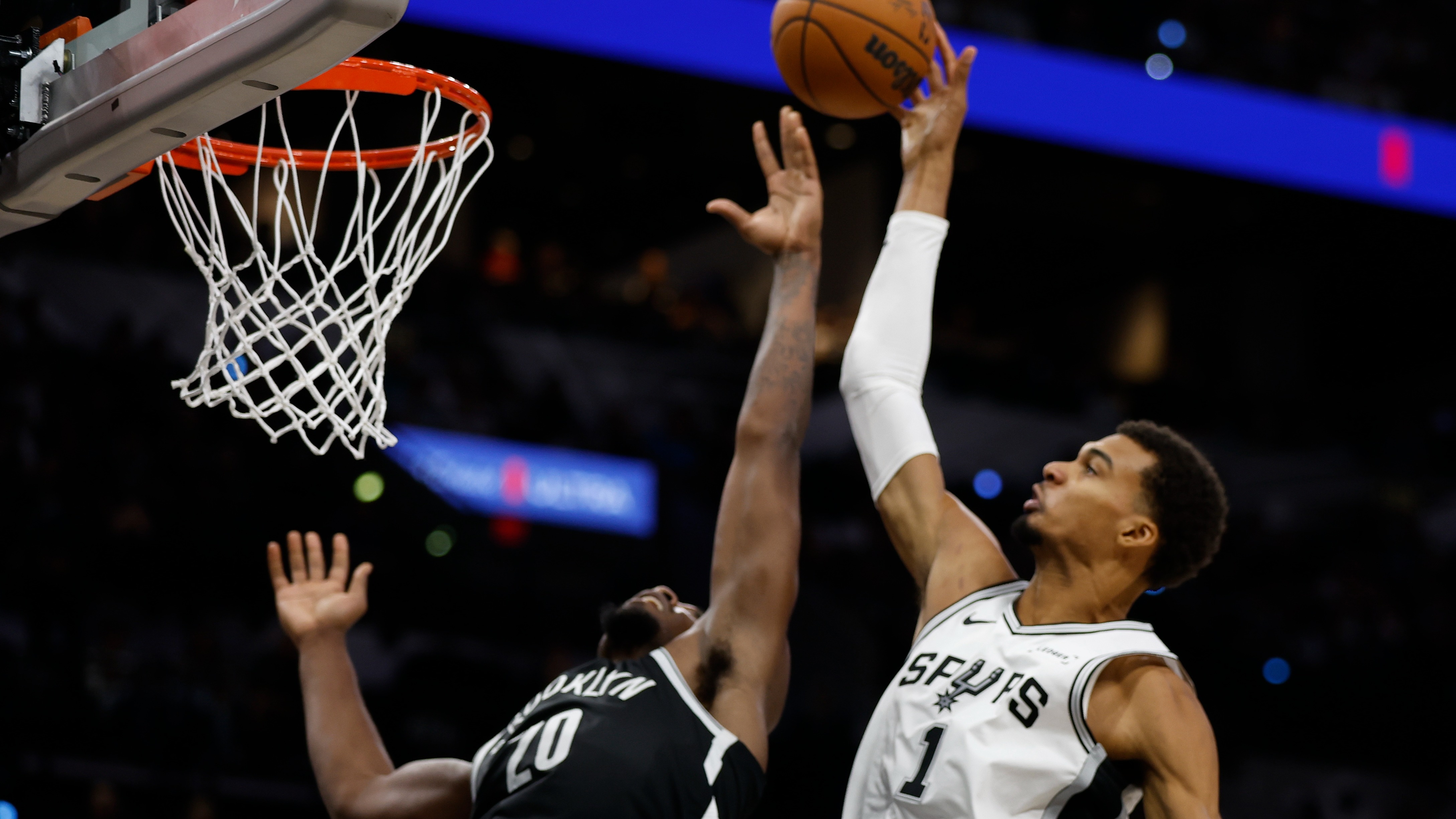 Live Updates: 11-game night in the NBA, top moments, highlights, and stats