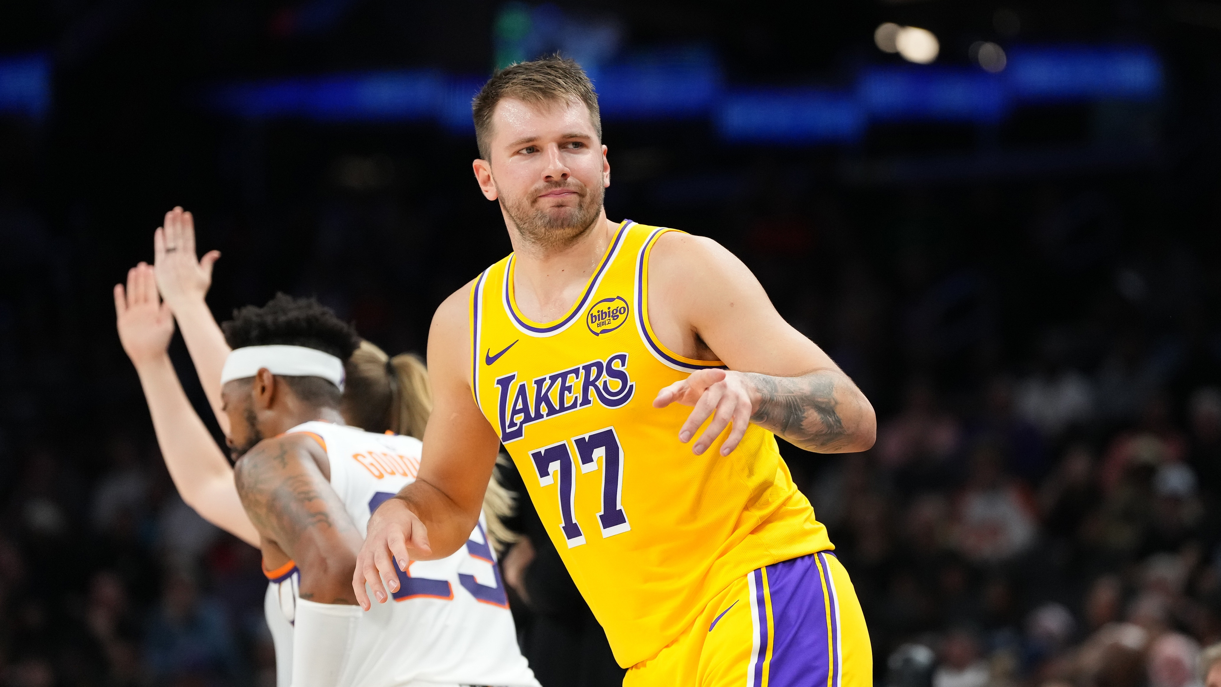 Luka Dončić pours in 25 points in preseason debut against Suns Luka Dončić pours in 25 points in preseason debut against Suns