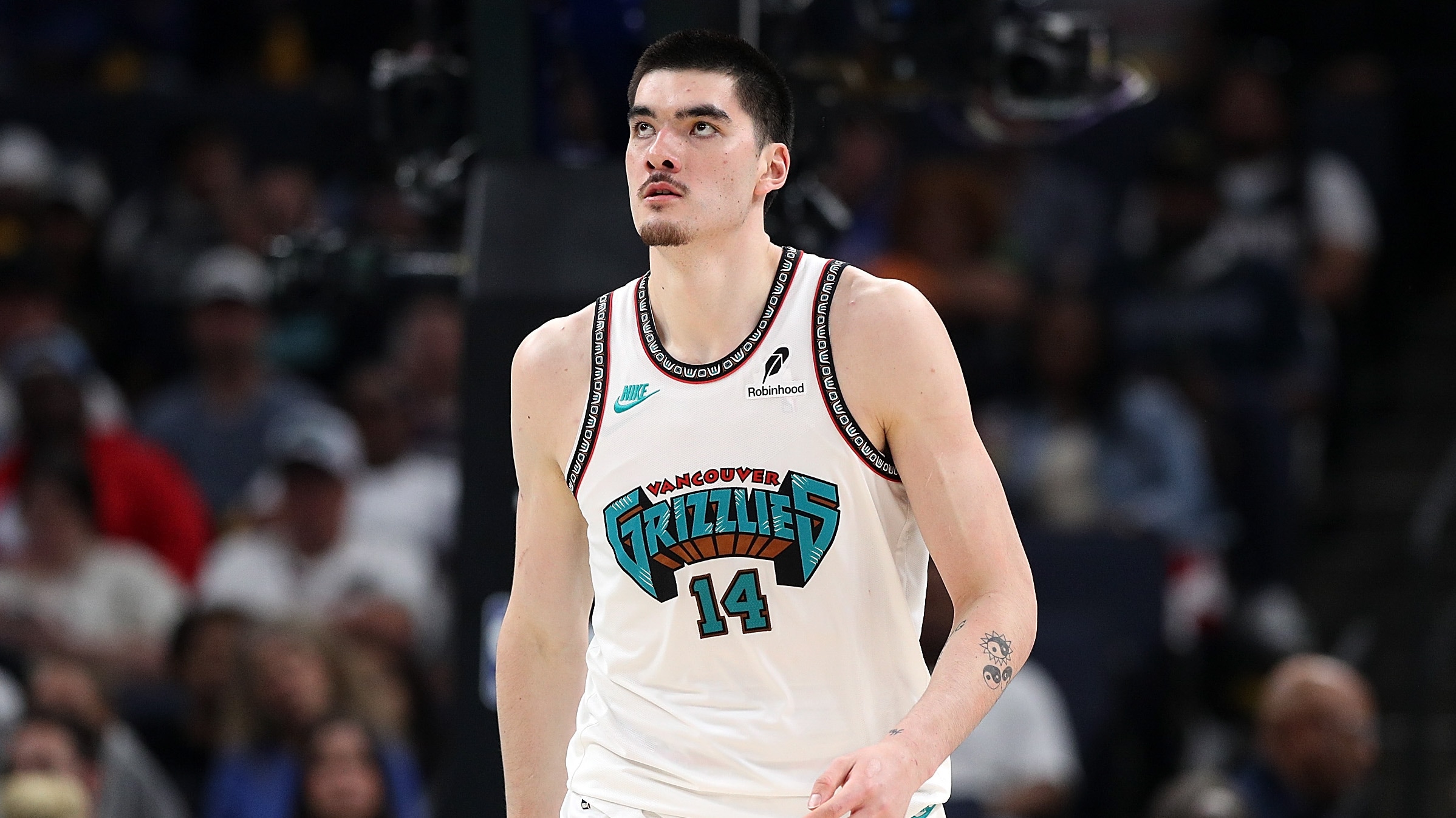 Grizzlies pick up 2026-27 rookie option on center Zach Edey