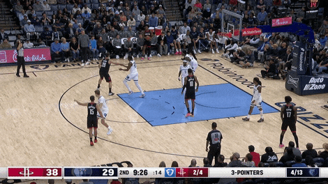 Alperen Sengun assist on Tari Eason corner 3-pointer