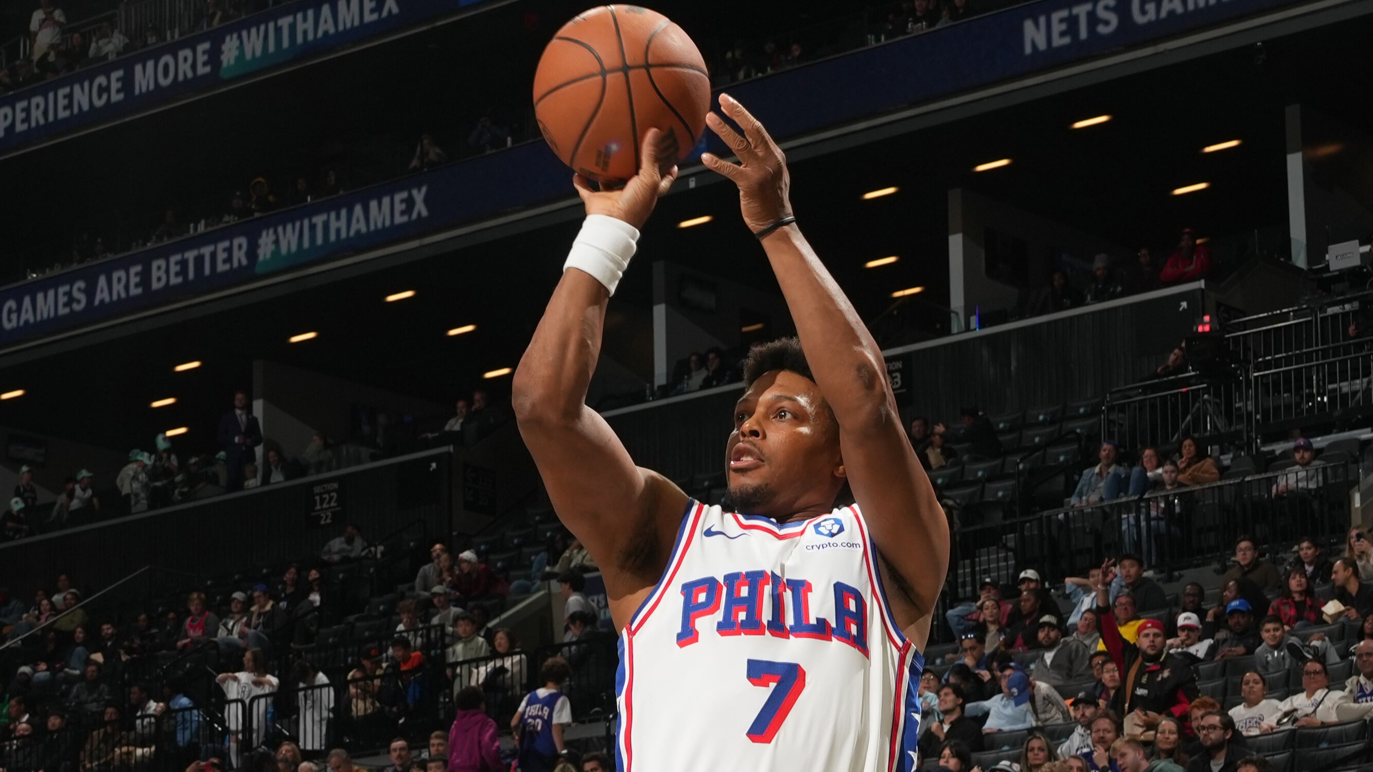 Kyle Lowry makes season playing debut for 76ers, joins NBA’s exclusive 20-year club