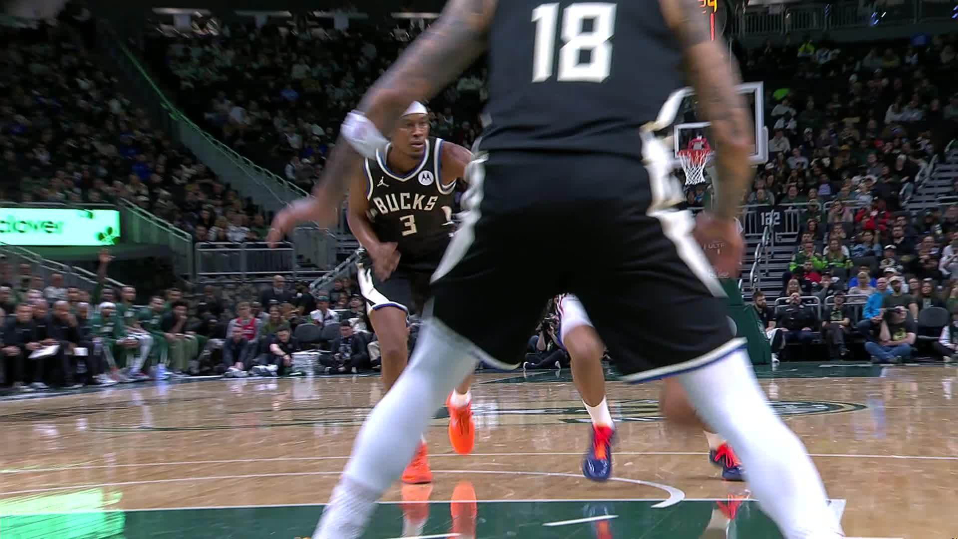 Milwaukee Bucks vs. Philadelphia 76ers - 2nd Quarter Highlights