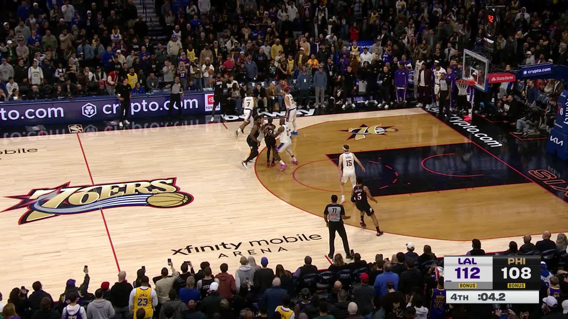 Philadelphia 76ers vs. Los Angeles Lakers - 4th Quarter Highlights