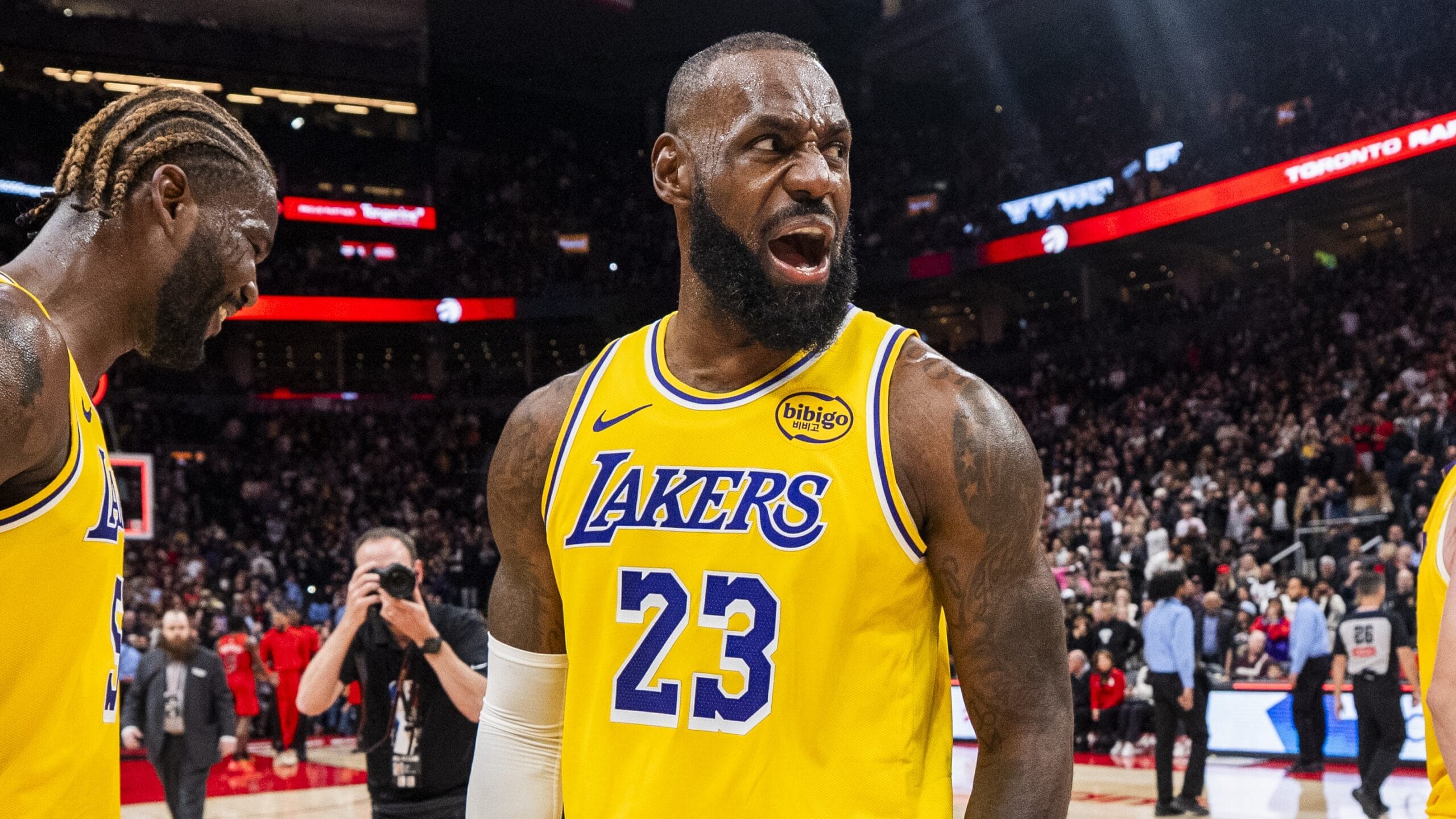 Starting 5: LeBron & Rui win it, VJ & Maxey save it