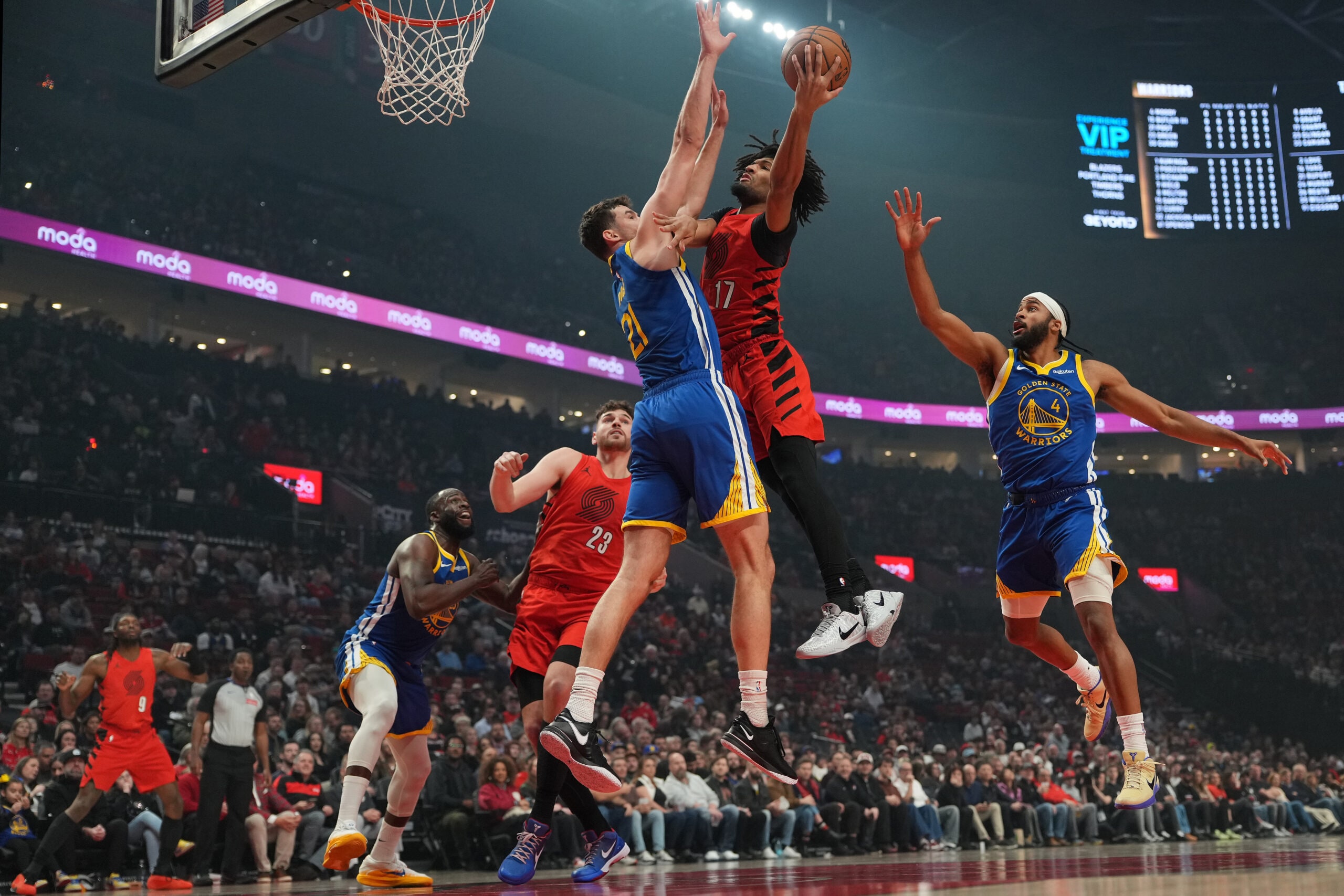 Live Updates: Stephen Curry headlining NBA Sunday