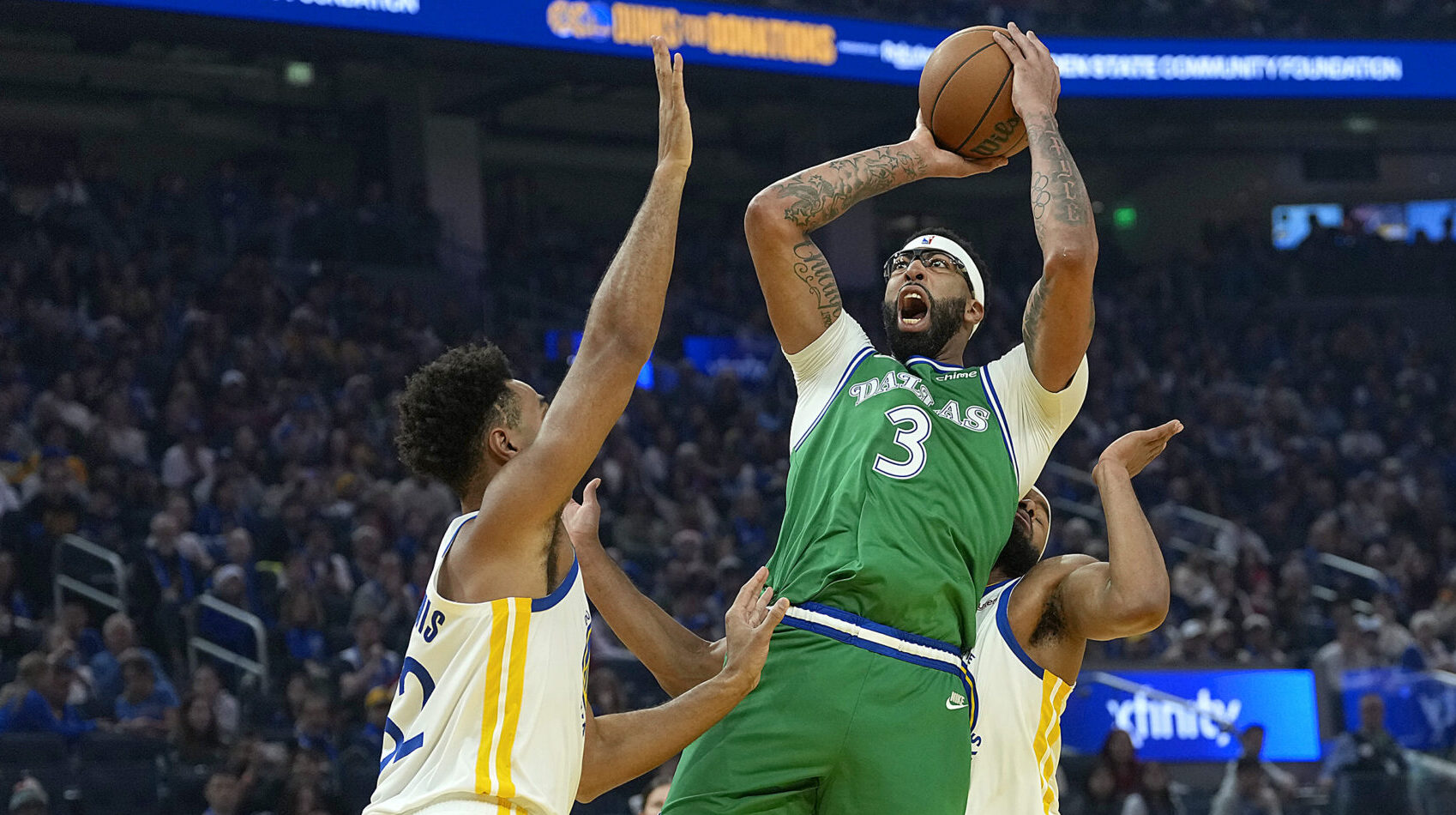 Mavericks center Anthony Davis leaves with groin injury vs. Warriors