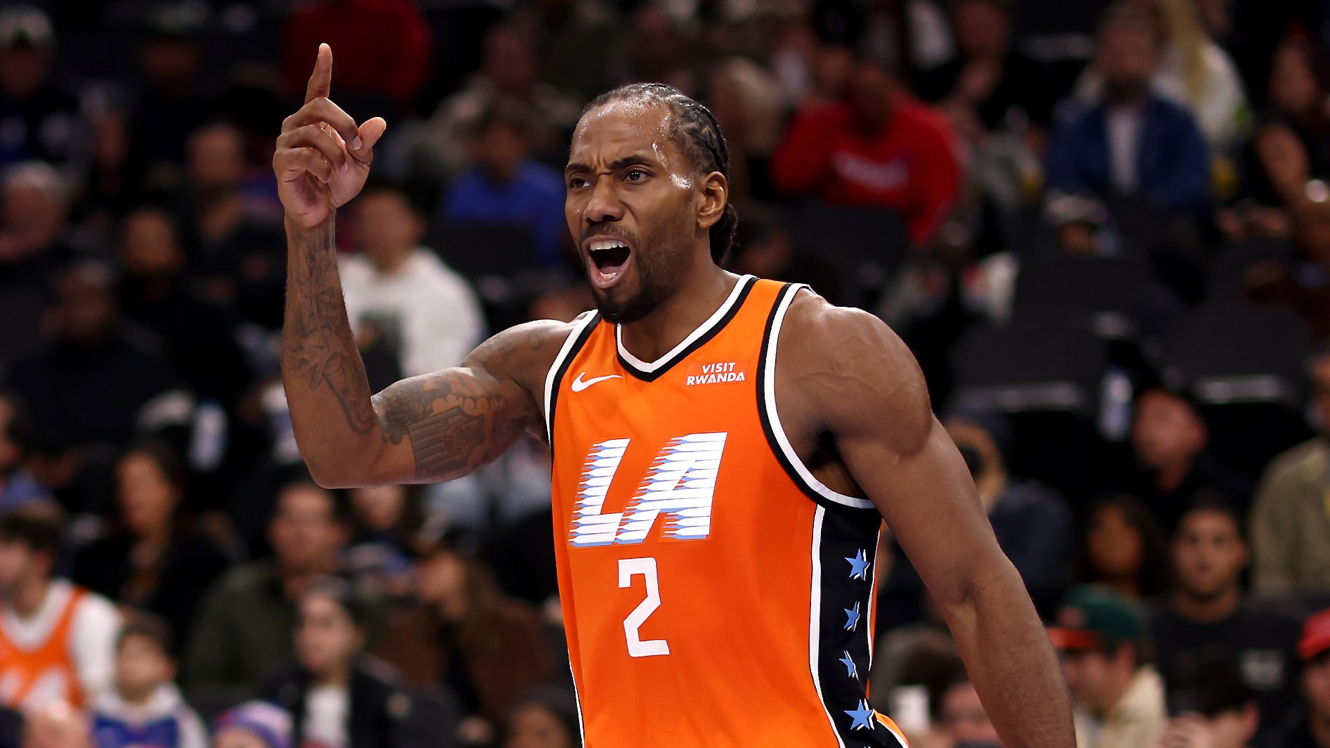 Live Updates: Kawhi Leonard stars Sunday