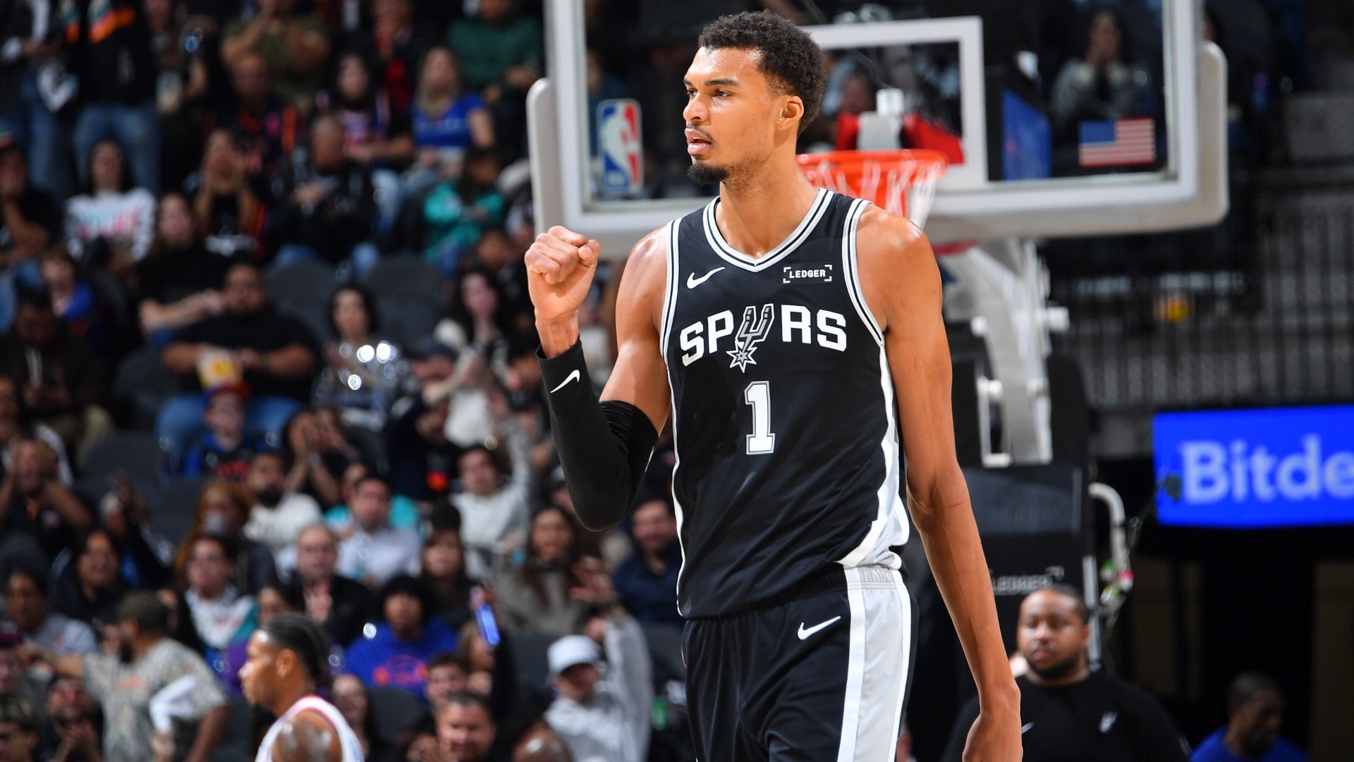 Spurs' Victor Wembanyama set to play, while Lakers' LeBron James rests