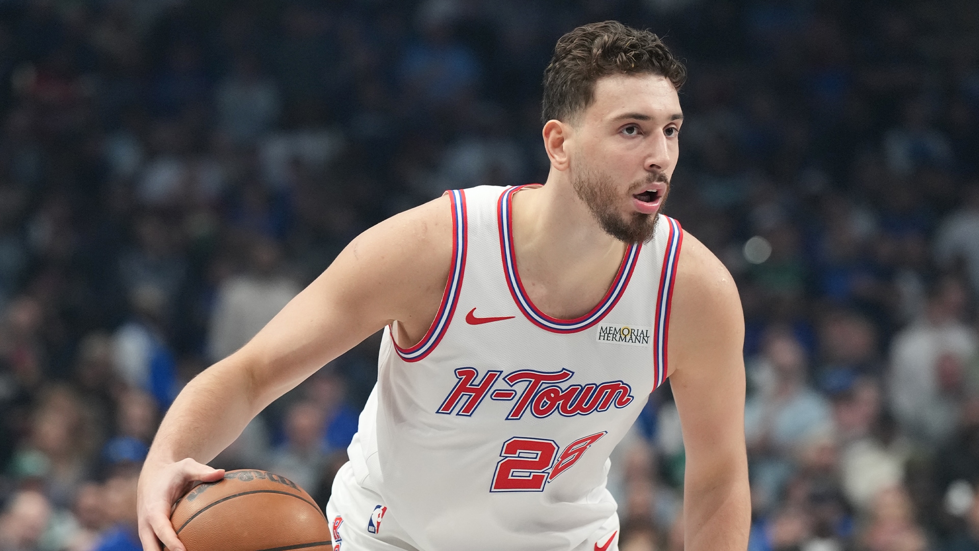 Alperen Sengun leaves Rockets' game in first quarter with sprained ankle