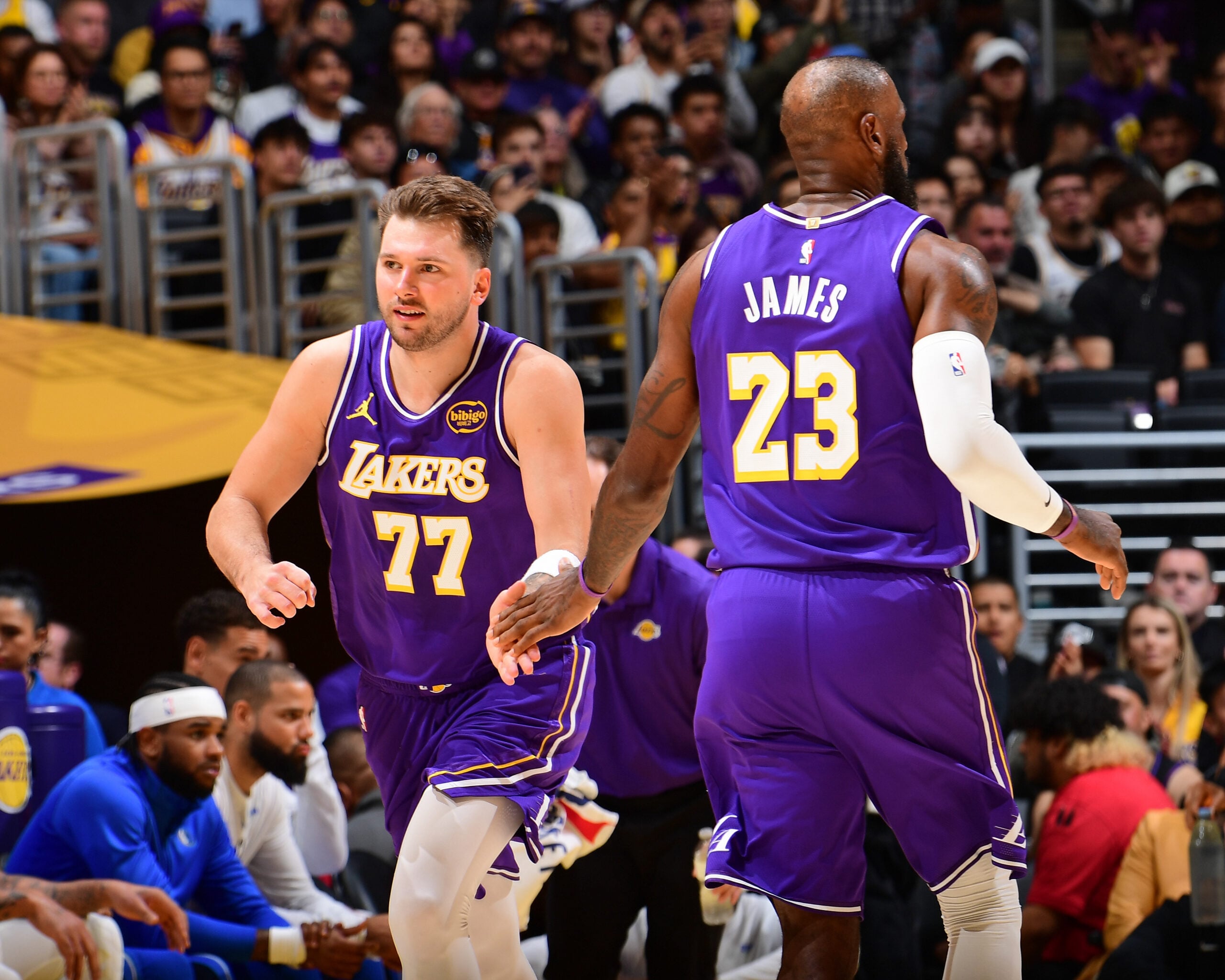 The Athletic: LeBron James says he needs to fit in around Luka Dončić as duo's chemistry grows