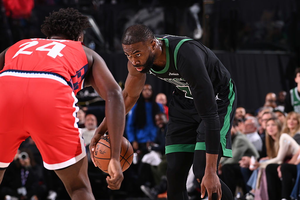 Starting 5: Brown’s complete 50-piece, Curry’s flurry & Philly’s MSG takeover