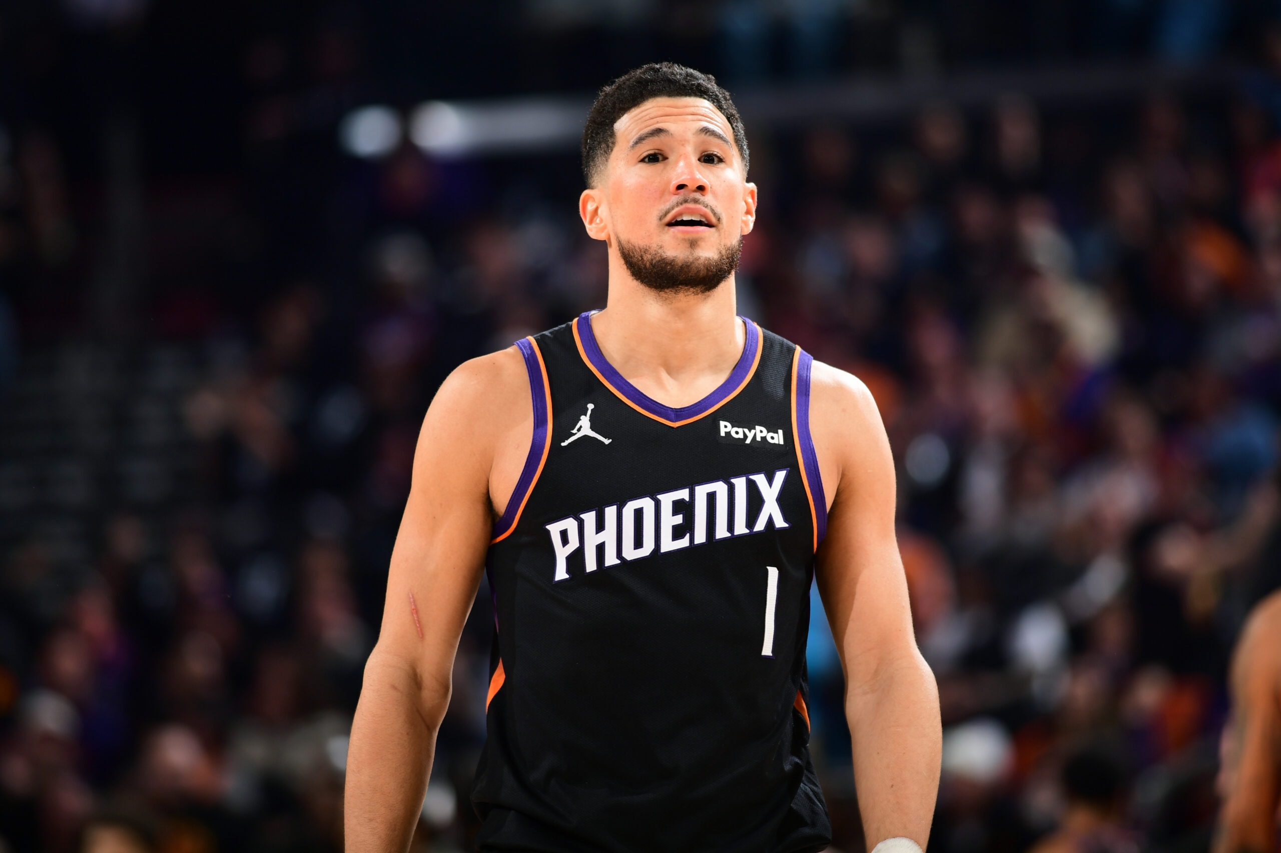 The Athletic: How Devin Booker fuels surging Phoenix Suns with unselfishness and 'hockey assists'