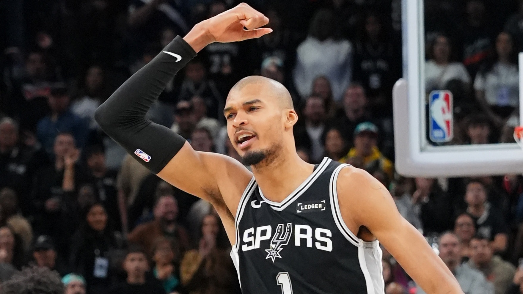 Starting 5: Ant & Wemby put on classic, London Game tips at noon on Prime