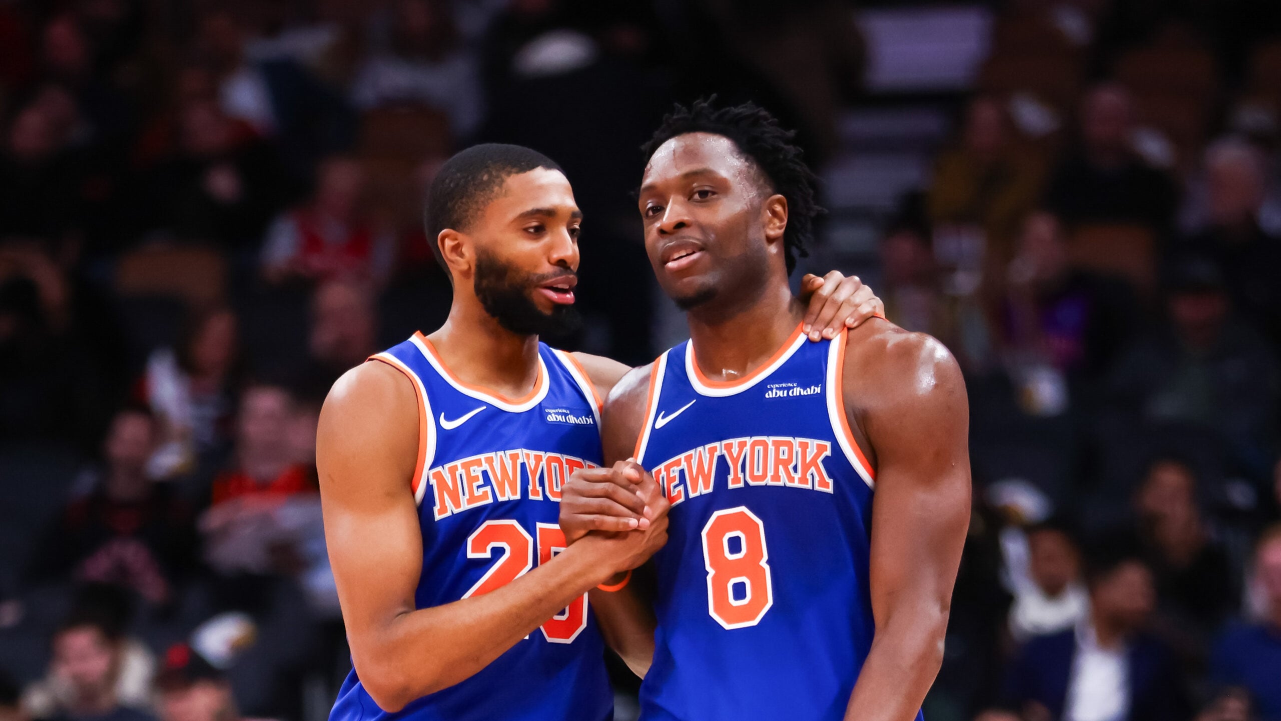 Big 3rd quarter, 25-4 run help Knicks cool Raptors