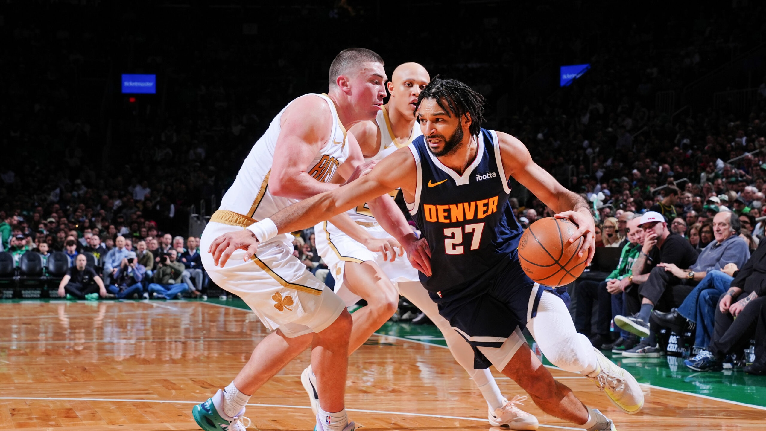 Heat raise Chris Bosh's No. 1 jersey to the rafters | The Seattle Times, image size:2560x1442