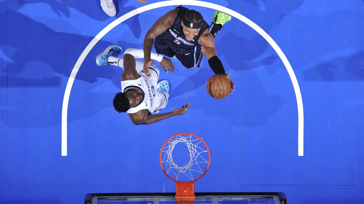 הפיסטונס נגד הסאנס, הרוקטס נגד הת'אנדר והמג'יק פוגשים את הגריזליס בברלין בחמישי / תומר שנאן