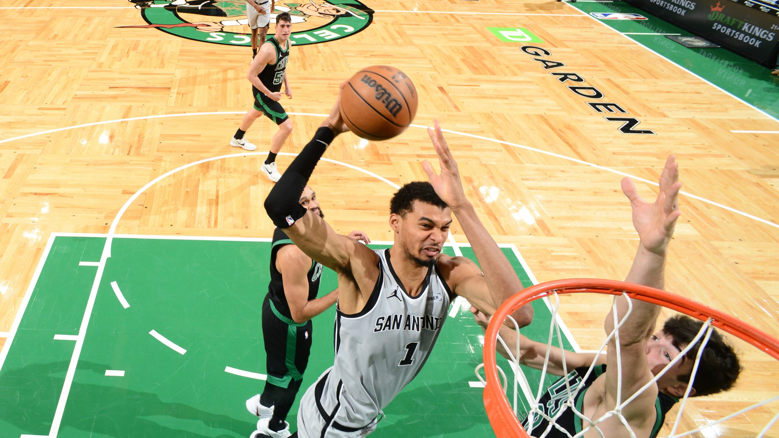 Live Updates: Spurs-Celtics, Pistons-Clippers and highlights around the NBA for Saturday