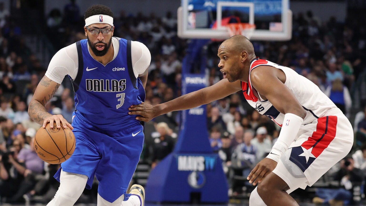 חם מהתנור – אנתוני דיוויס בוושינגטון, ג'ארד מקיין באוקלהומה כדי לחפות על פציעה של שיי וקובי וויט בשארלוט