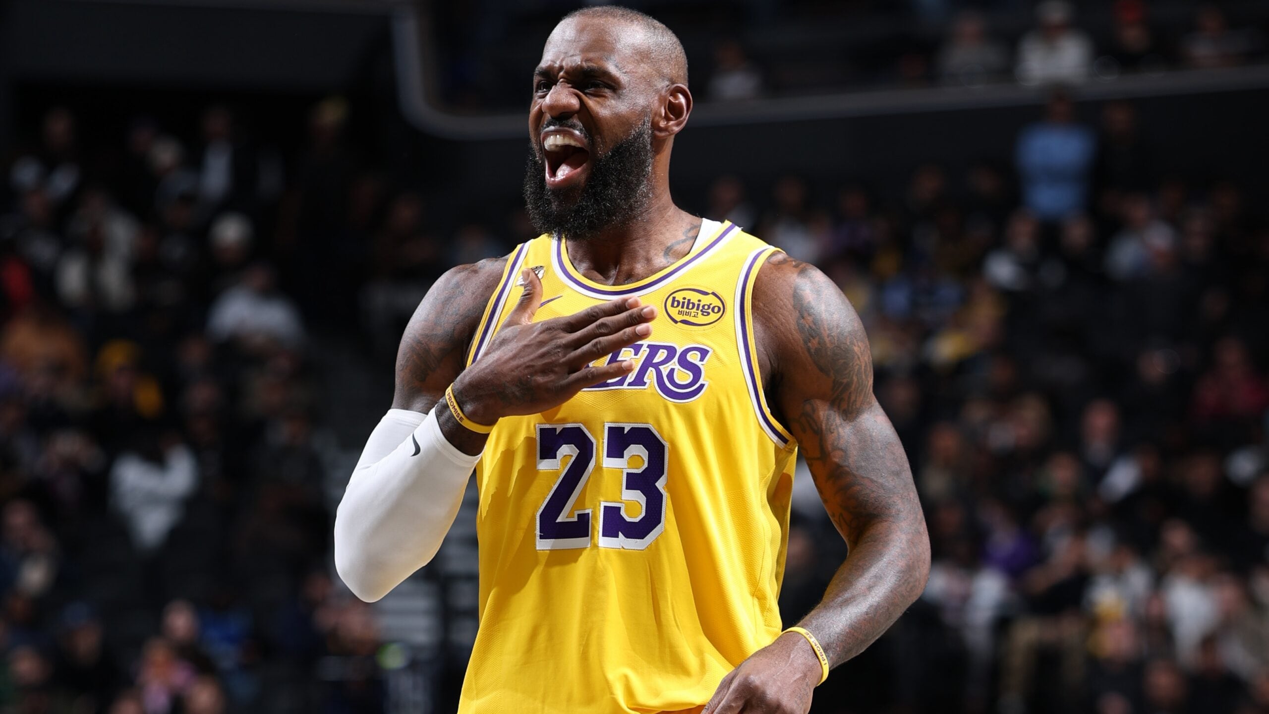 Live Updates: Jaylen Brown's Celtics take on Cooper Flagg's Mavericks on a 10-game night