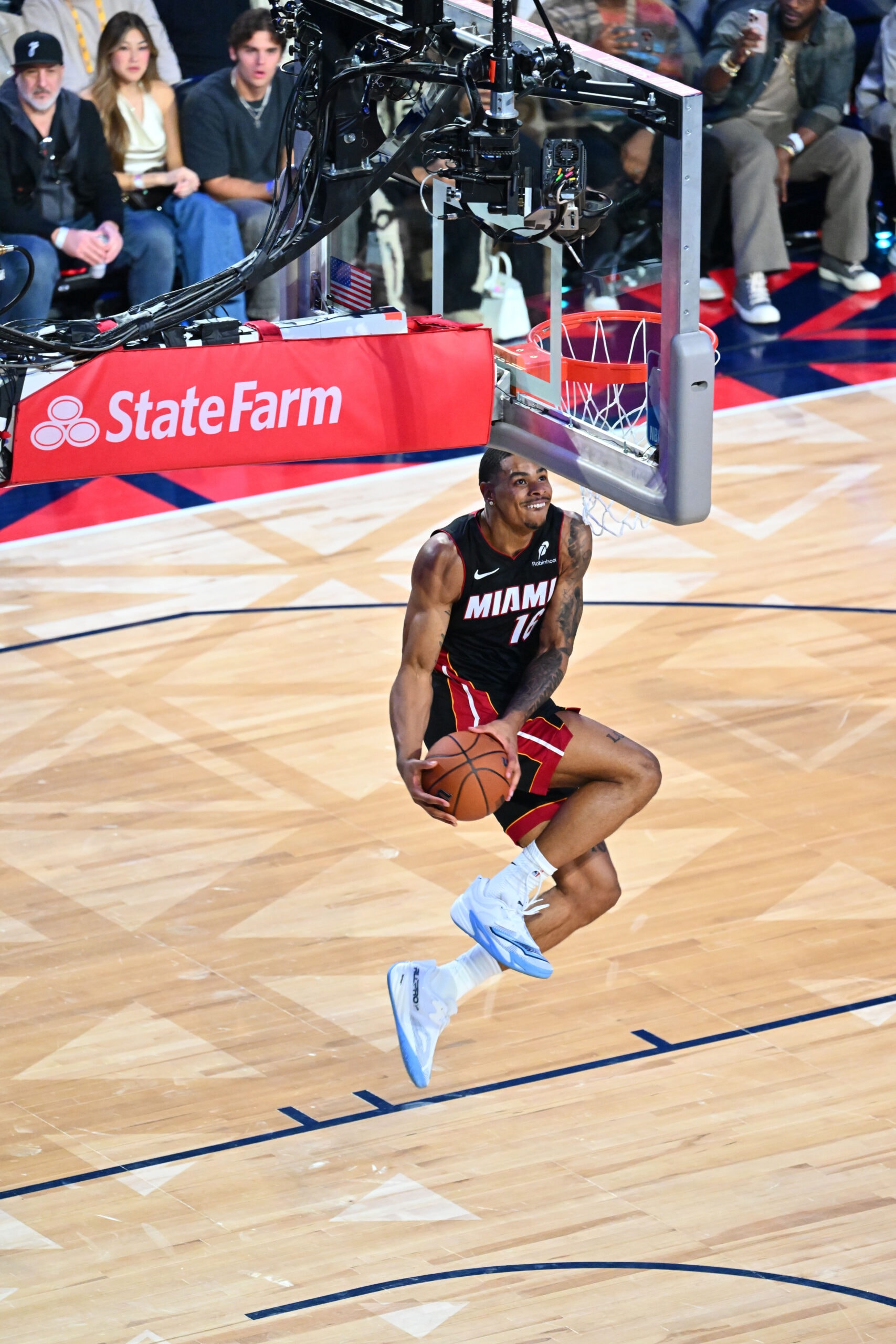 AT&T Slam Dunk: Keshad Johnson's first dunk