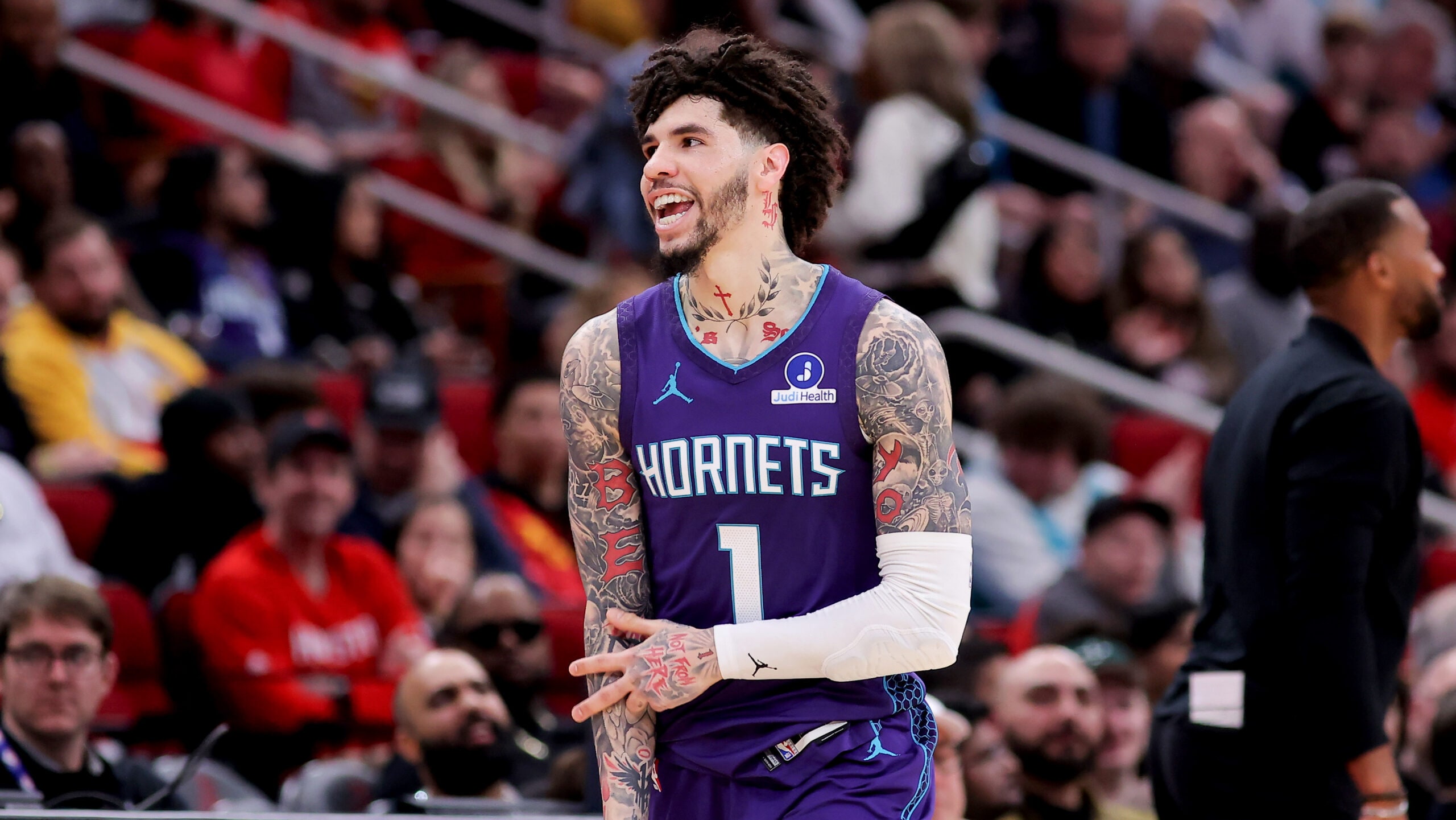 Reports: Wolves land LaMelo Ball in blockbuster trade with Hornets