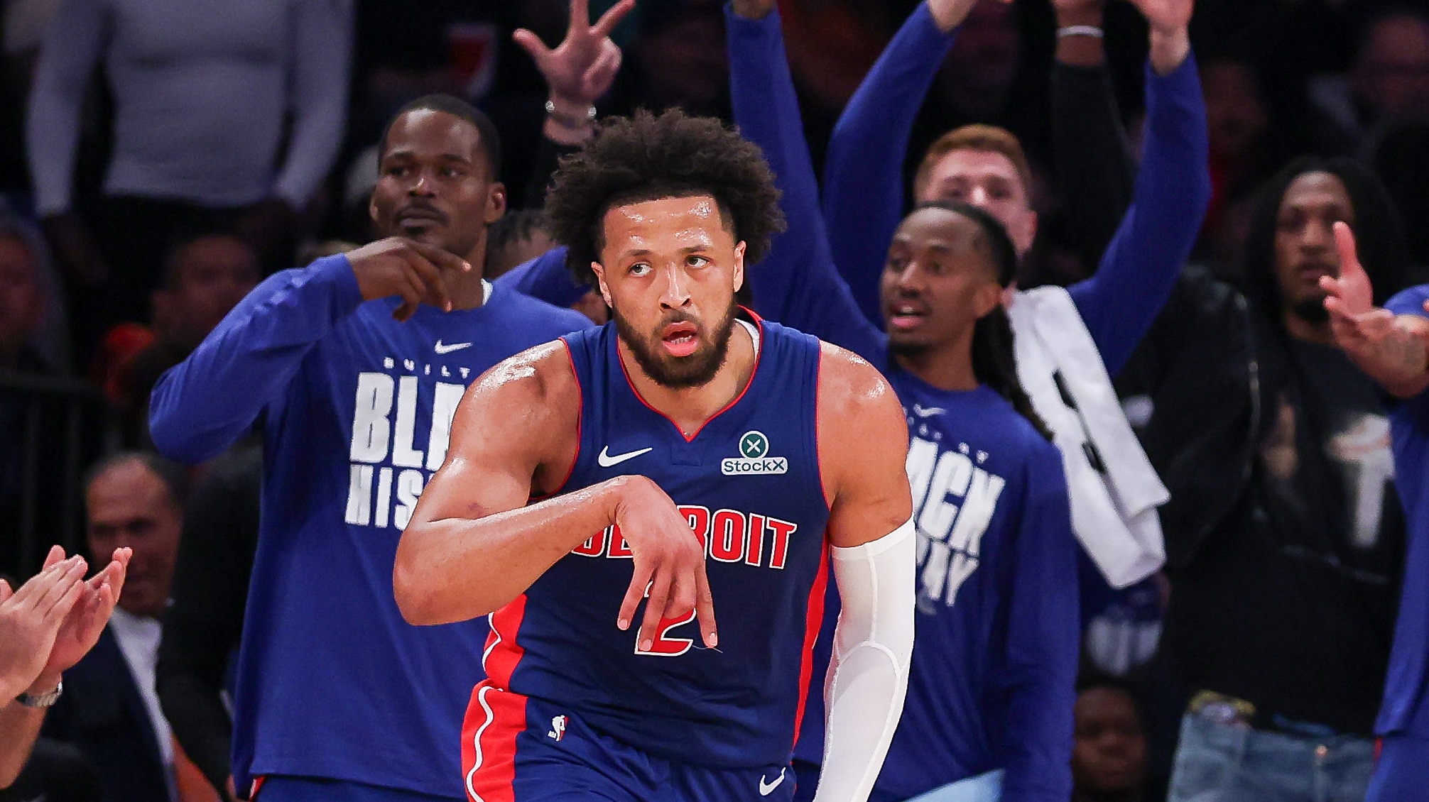 Live Updates: Clippers and Rockets Capture Thrilling Victories