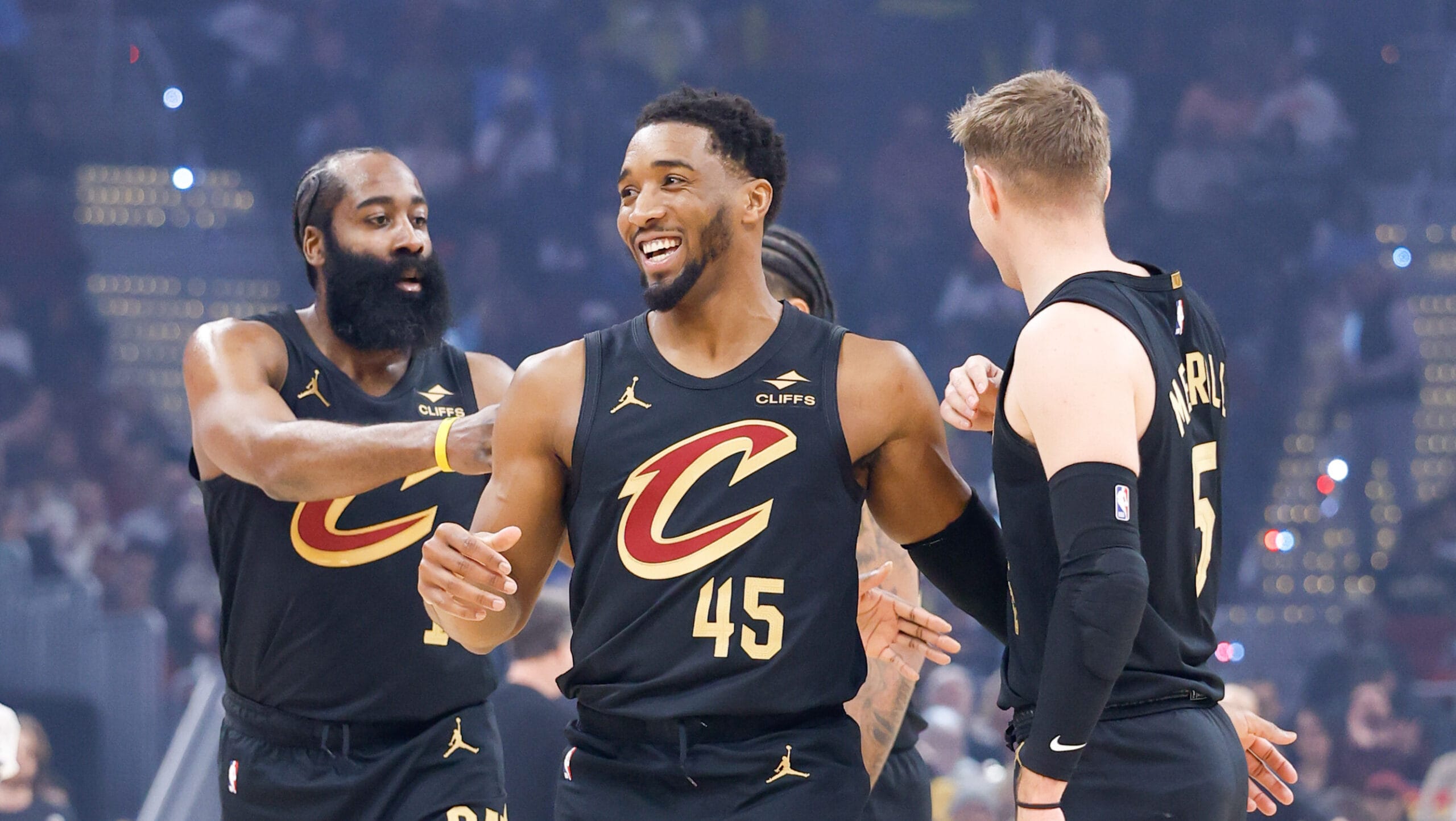 Live Updates: ESPN doubleheader featuring Mavs-Wolves, Battle for L.A. lead 9-game Friday