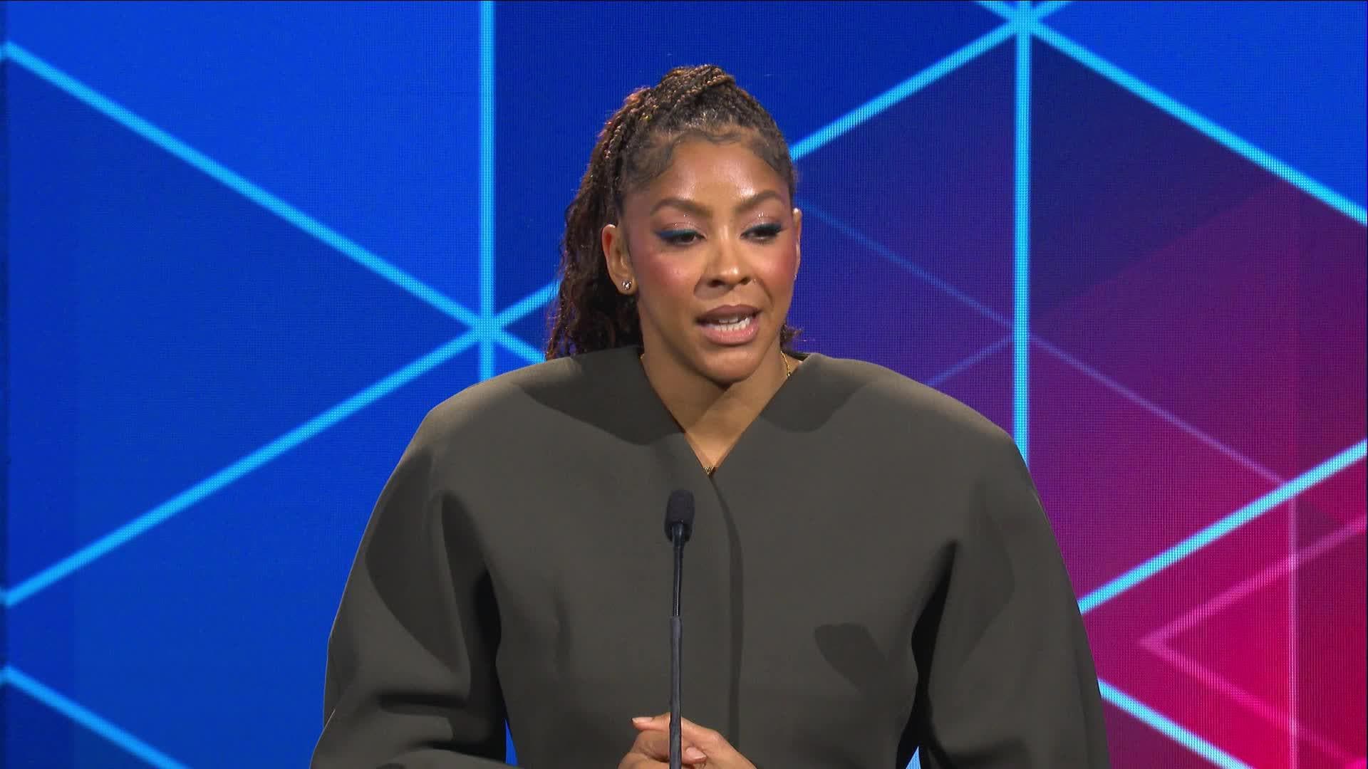 Candace Parker receives Legends Pioneer Award