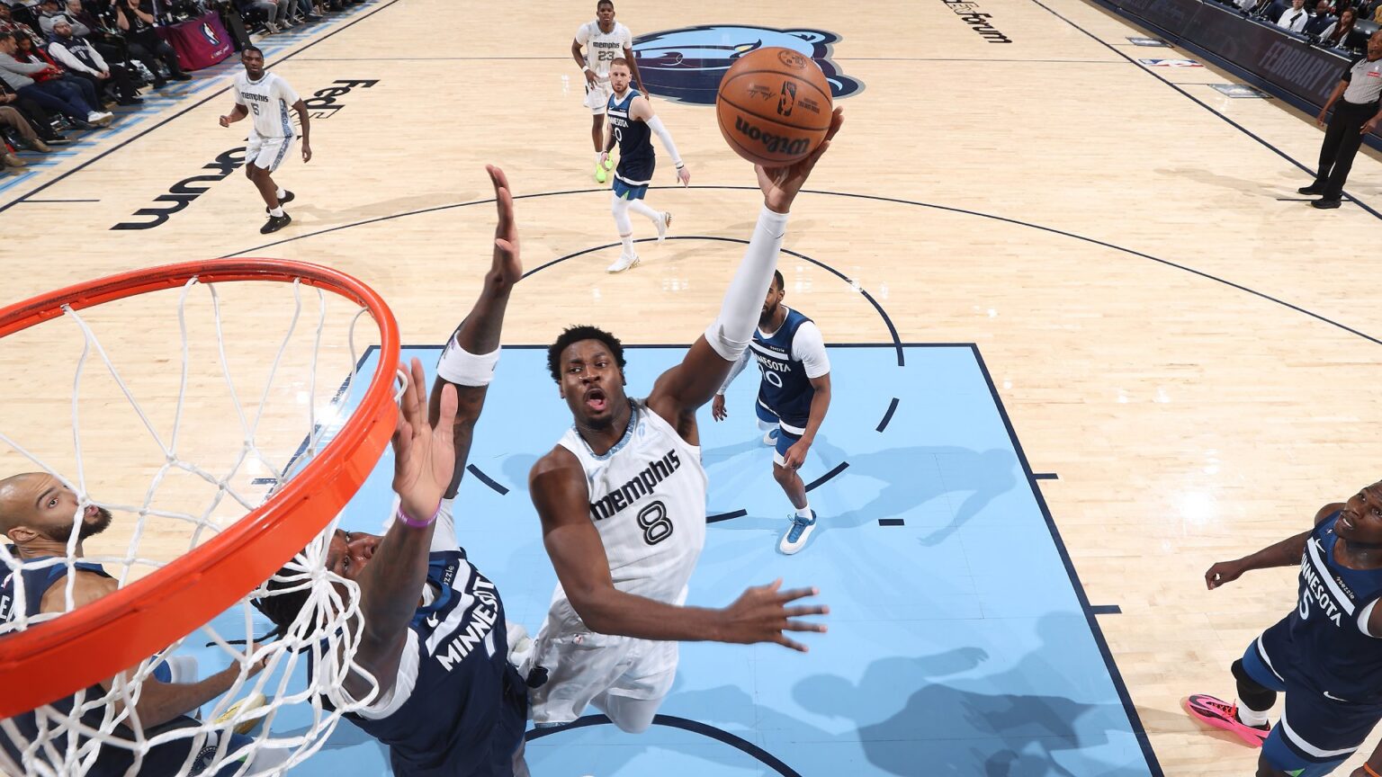 חם מהתנור – ג'ארן ג'קסון ג'וניור ביוטה והרטר בדטרויט