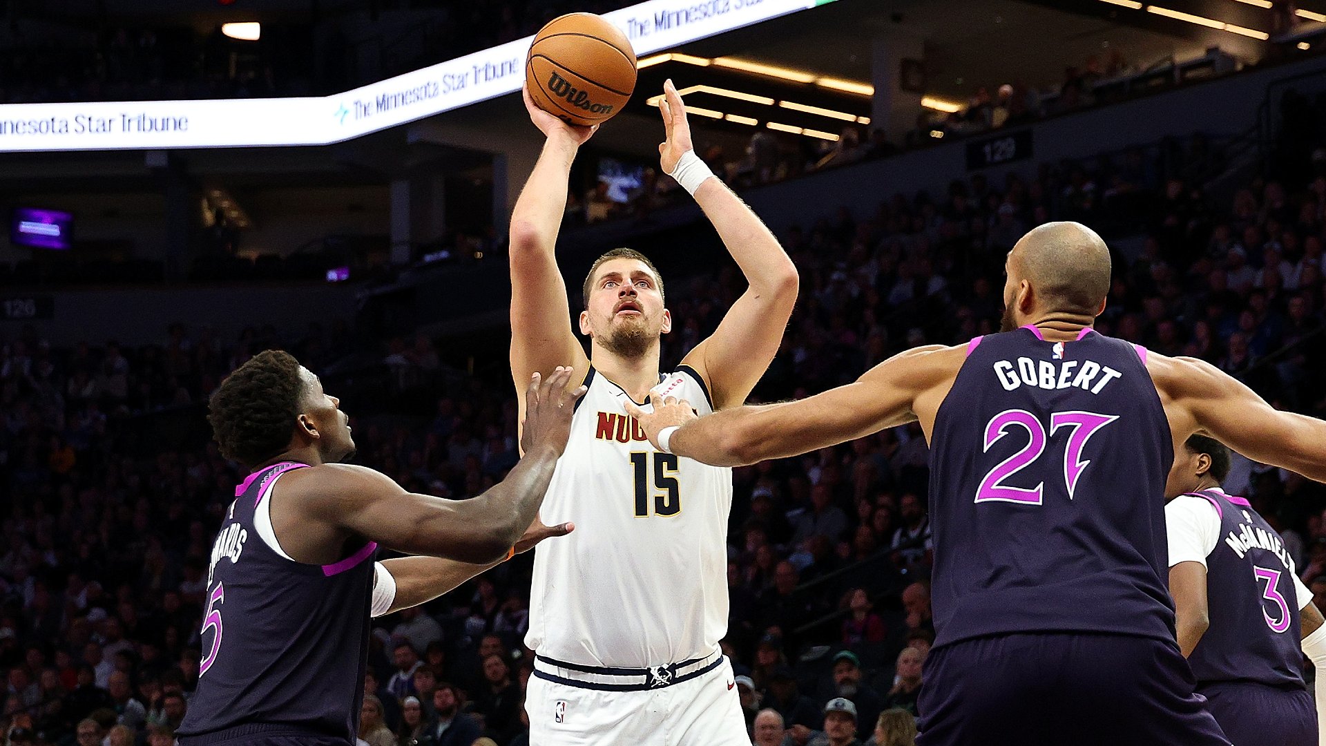 Legendary Moments: Michael Jordan returns to NBA in 1995 after 17