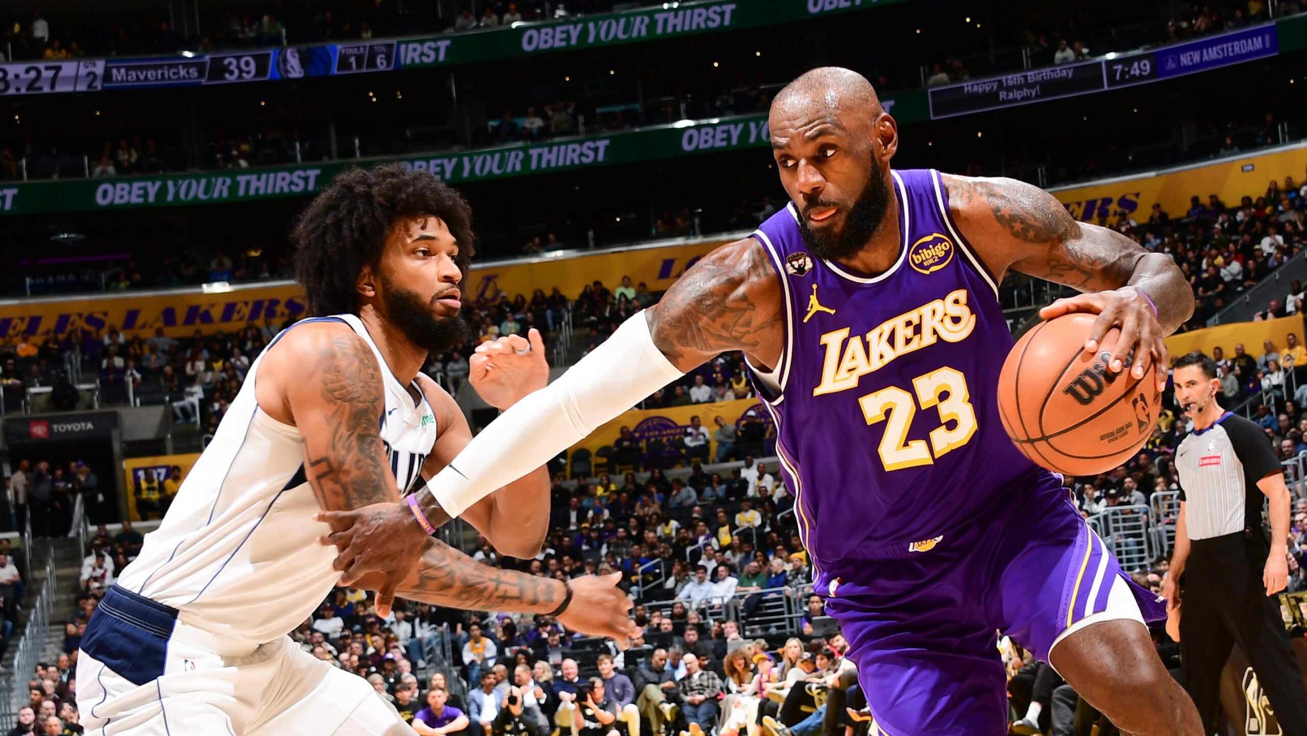 LeBron's record-setting triple-double highlights 3-game Thursday