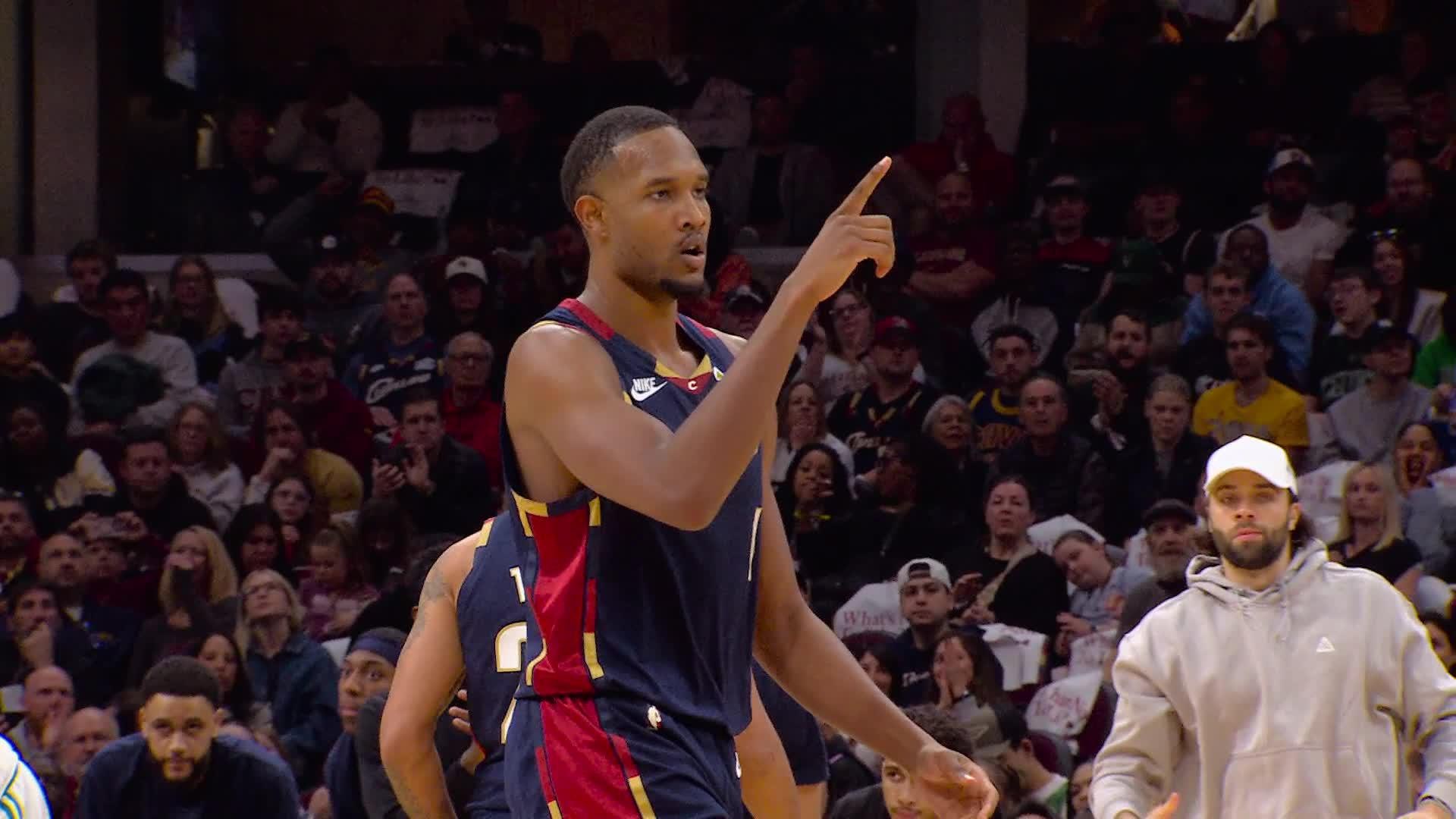 News, scores & highlights from 10-game Sunday