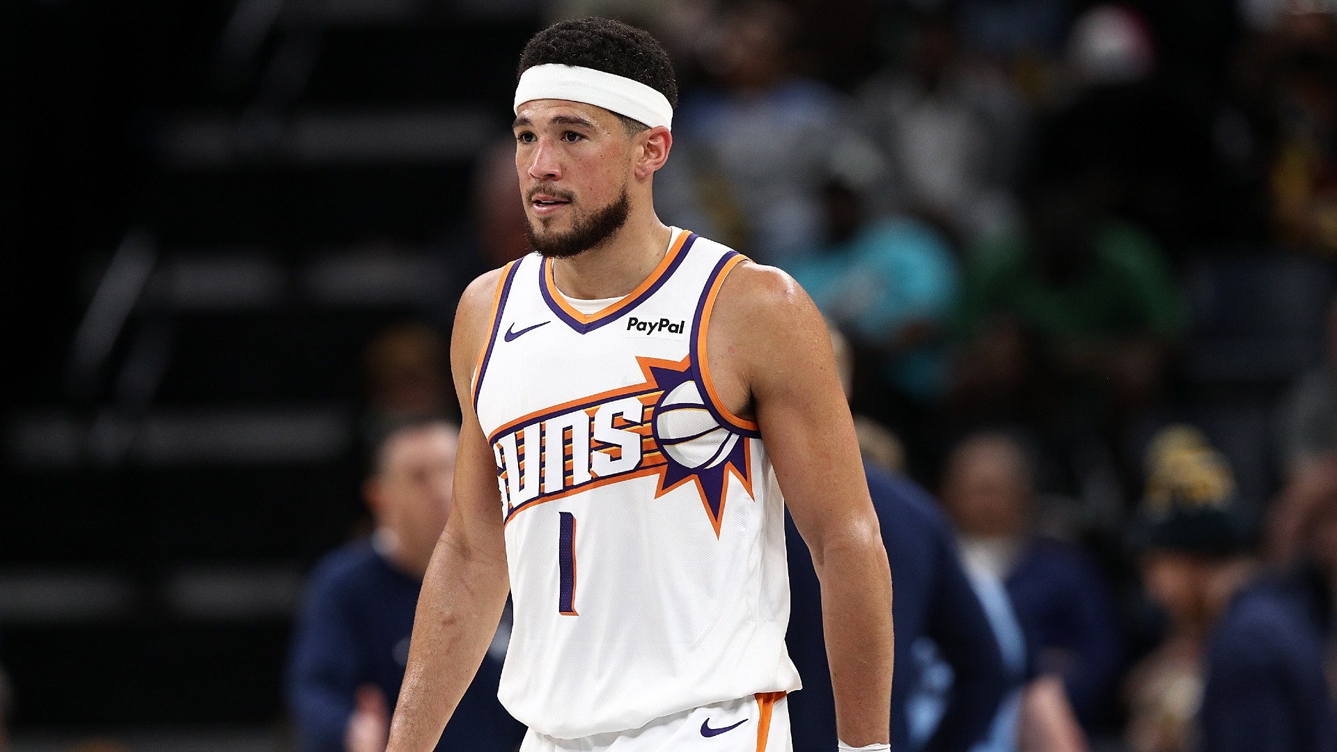 Devin Booker drops 34 points, scores 18,000 career points vs. Magic