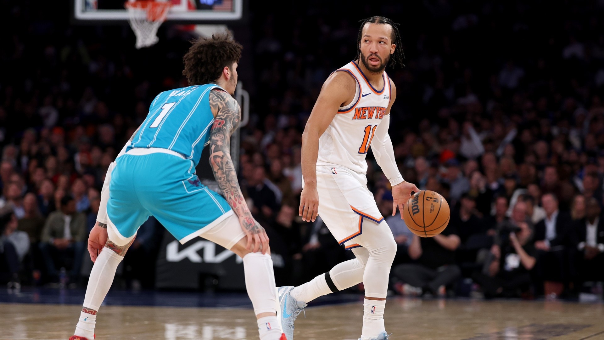 Hornets Host Red-Hot Knicks in Crucial Eastern Showdown
