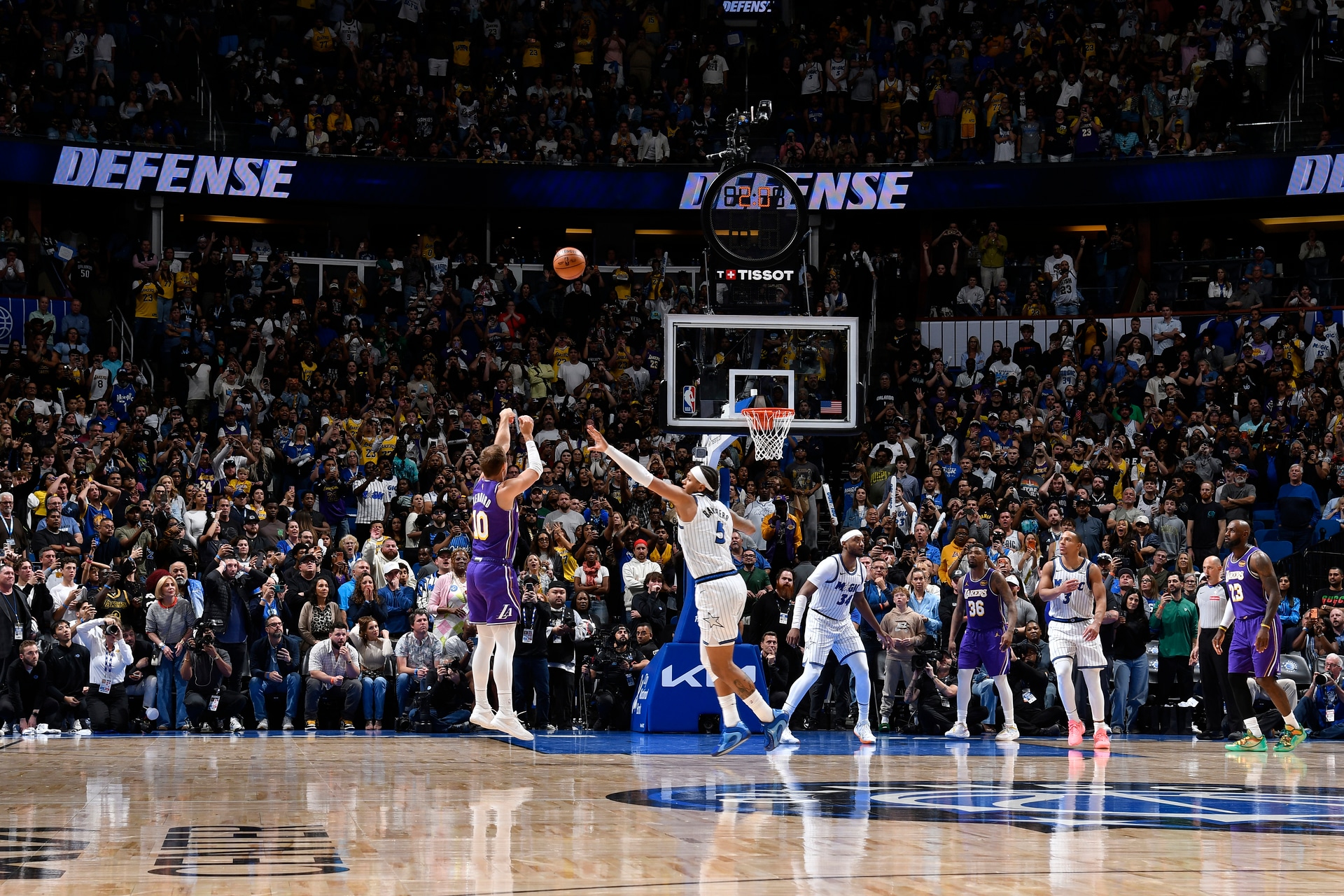 Luke Kennard sinks the last second three to beat the Magic