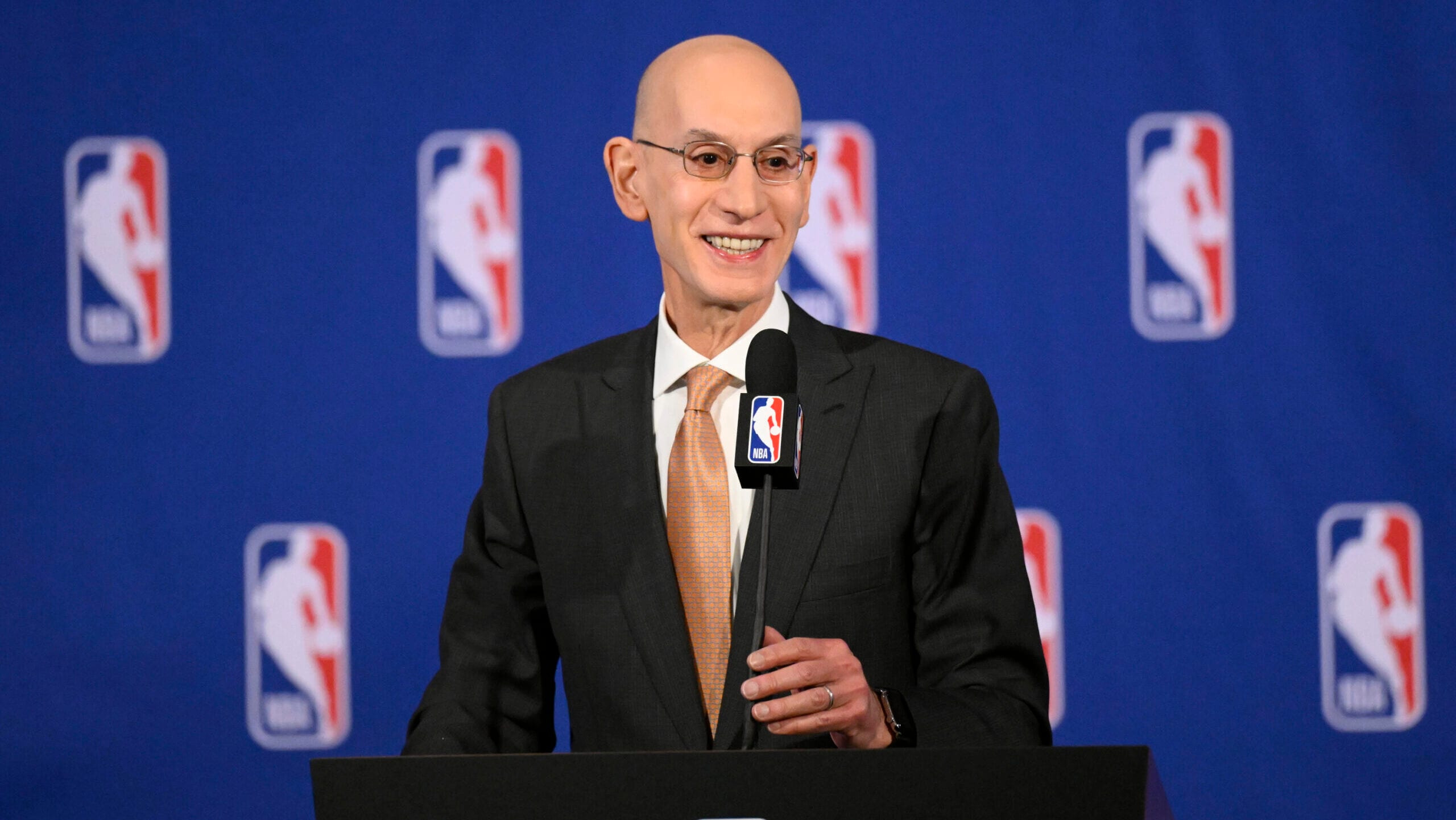 सिएटल और लास वेगास में लीग के विस्तार की संभावना तलाशने की योजना पर एनबीए कमिश्नर एडम सिल्वर