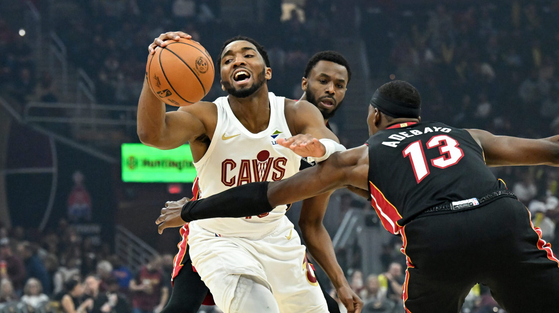 Live Updates: 10-Game Friday Night Slate Unfolds