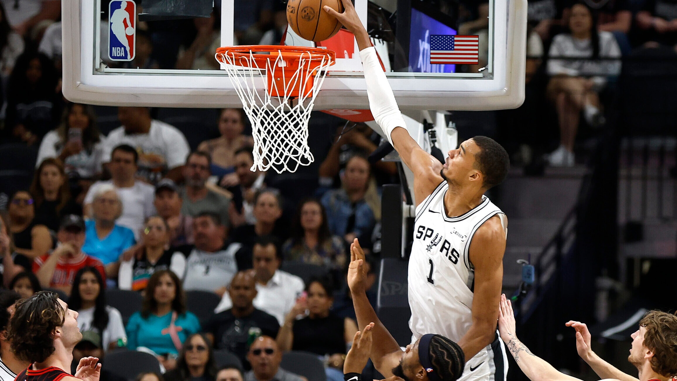 Playoff Picture: Spurs keeping West a 2-team race