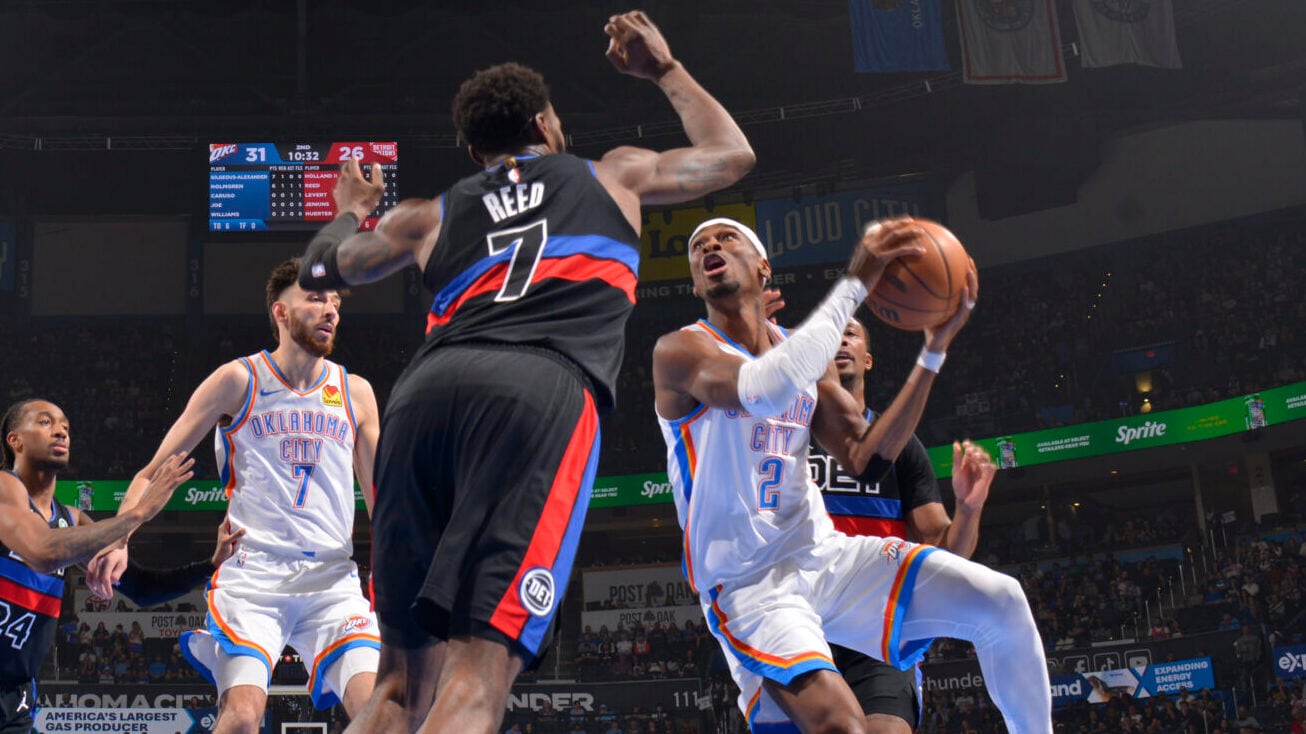 Defending champs host East-leading Pistons