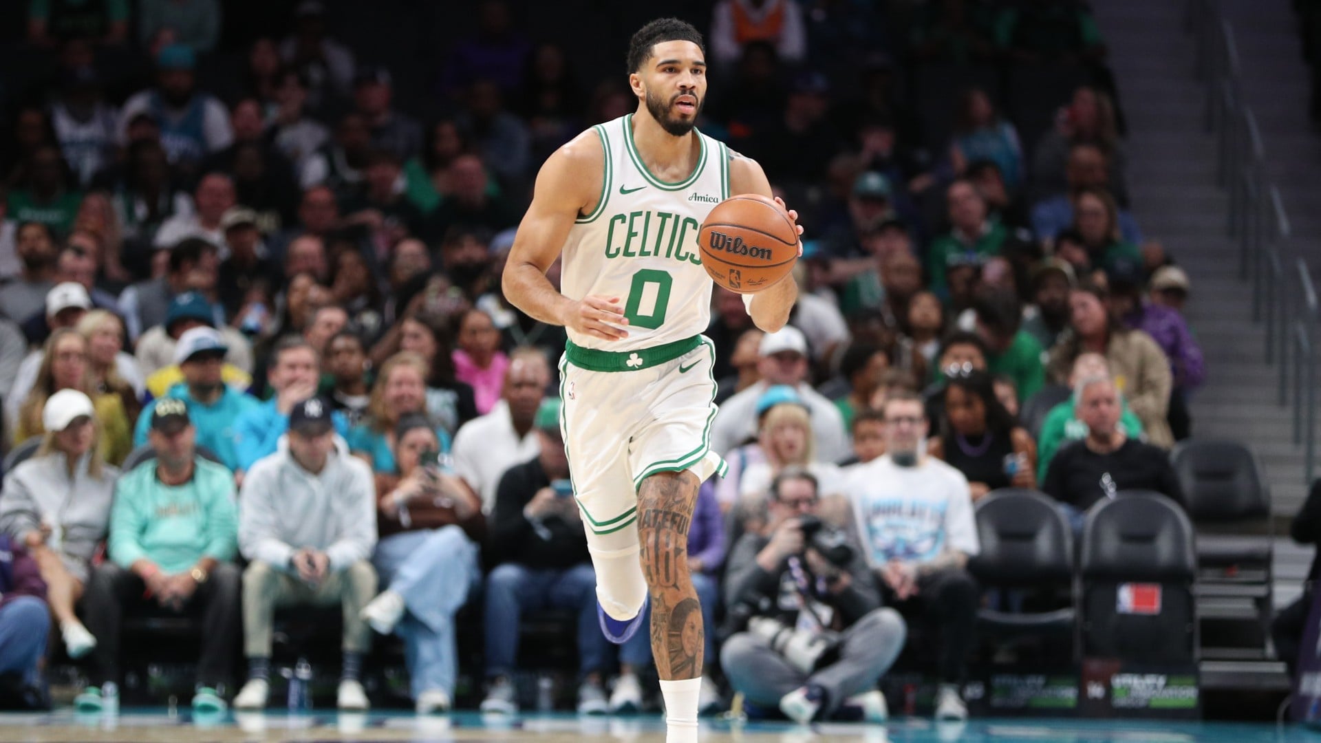 Jayson Tatum scores his first 30-point game of the season with 32 vs. Hornets