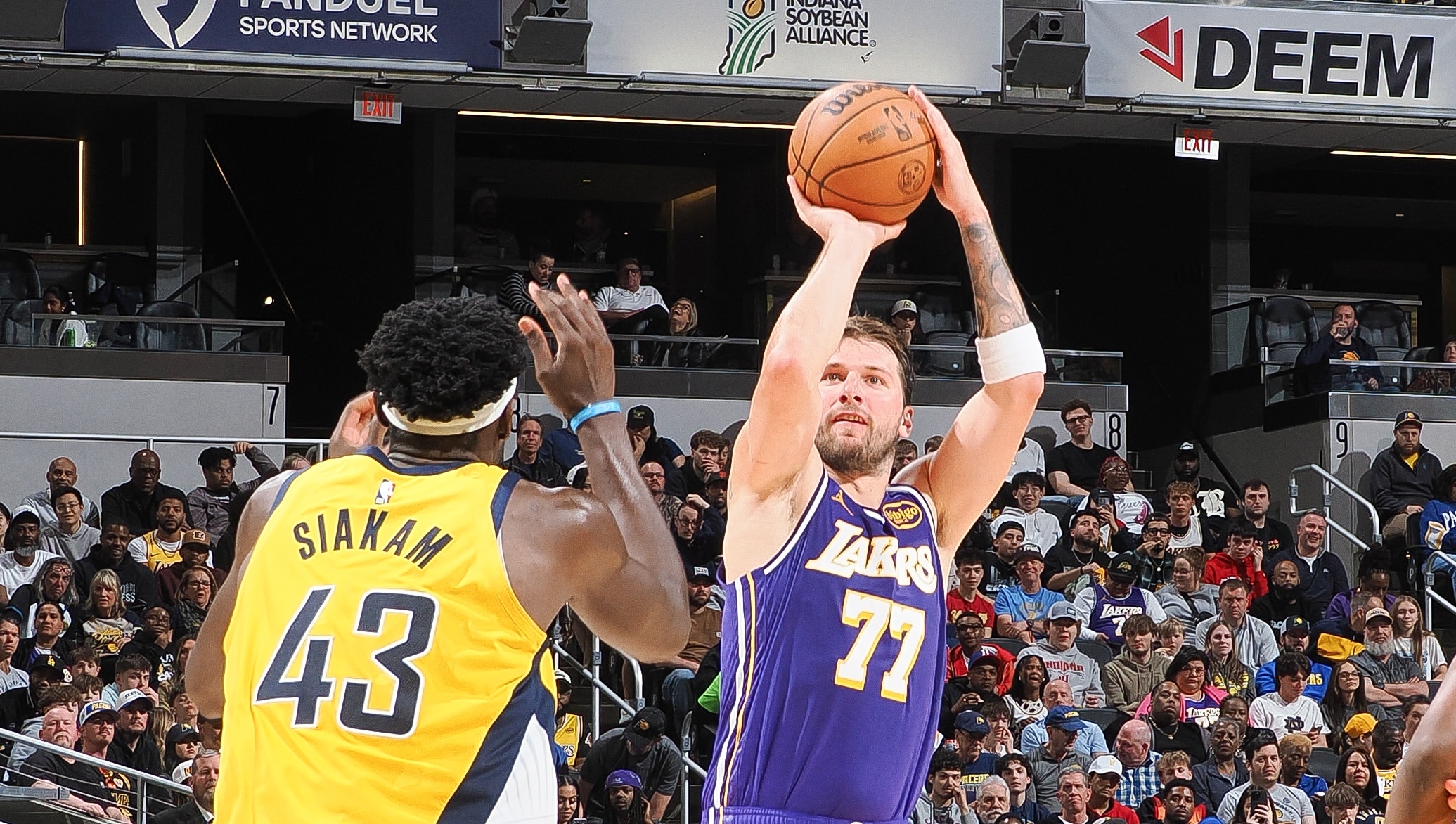 Luka Dončić puts up 43 points in win vs. Pacers