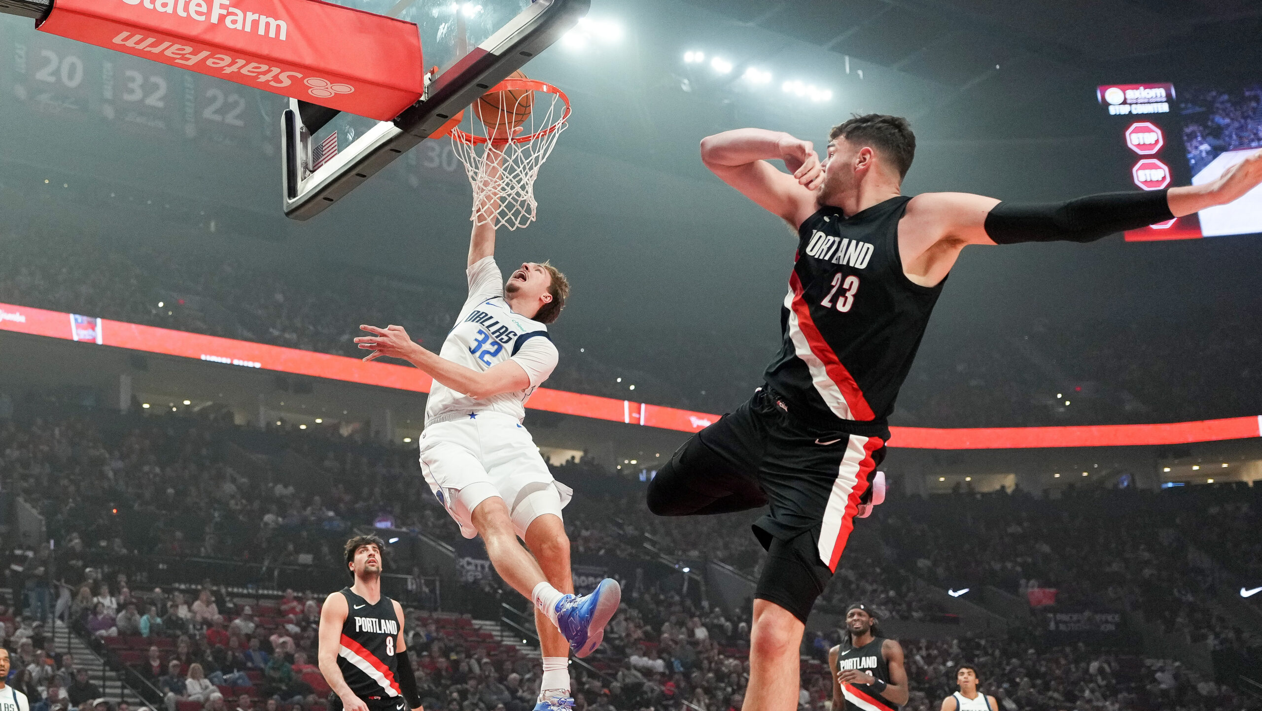 Live Updates: 10-Game Friday Night Slate Unfolds