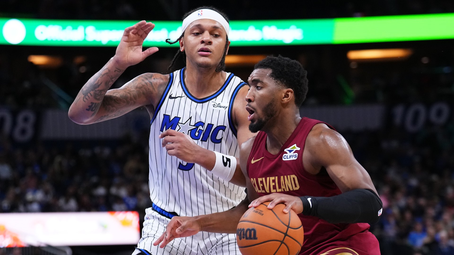 Live Updates: Magic-Cavs, with Playoffs implications, Jokic and the Nuggets meet Booker and the Suns in a 4 game-night in the NBA